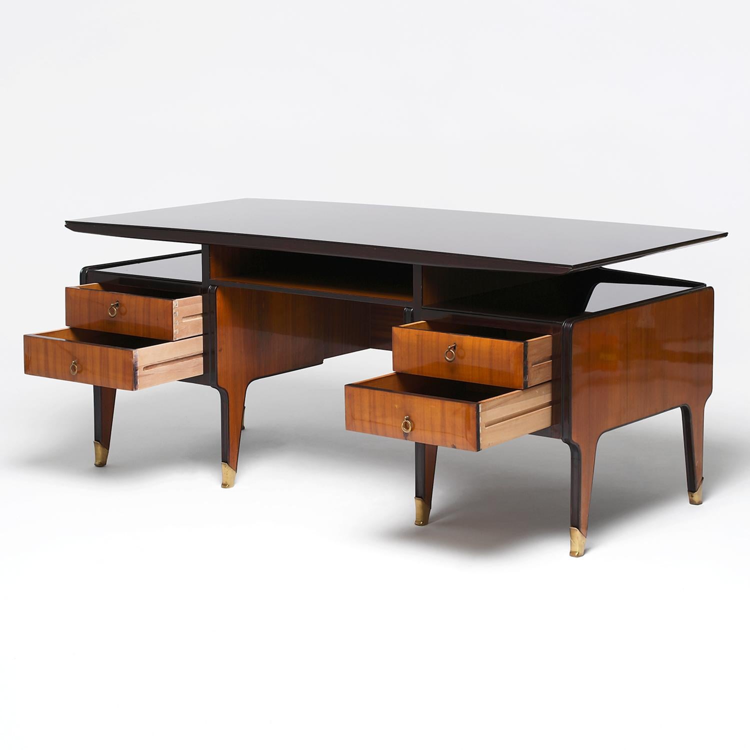 Laiton Table à écrire italienne du 20e siècle en acajou - Bureau vintage par Vittorio Dassi en vente