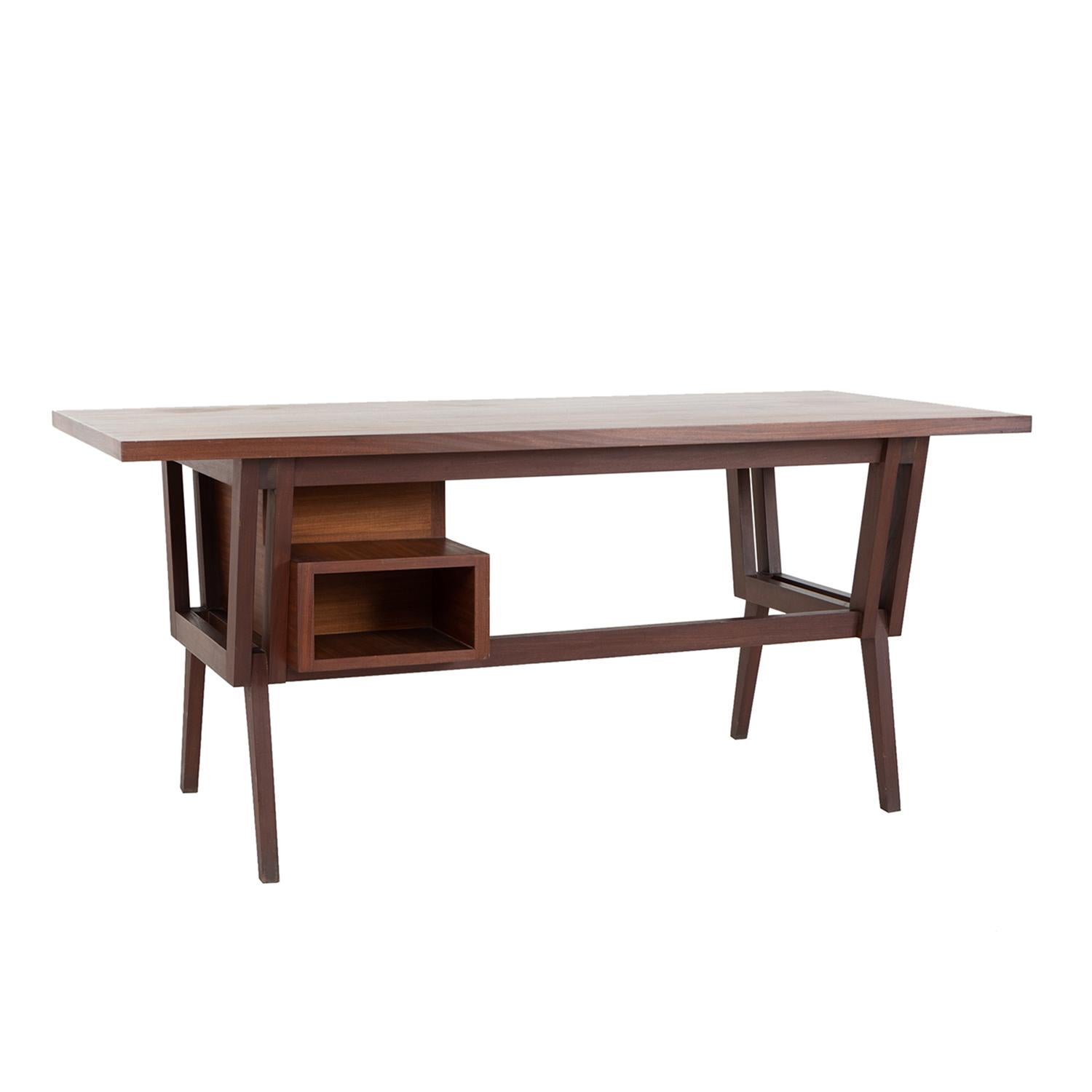 20ième siècle Table à écrire en acajou du 20e siècle - Bureau vintage en noyer par Ico Parisi en vente
