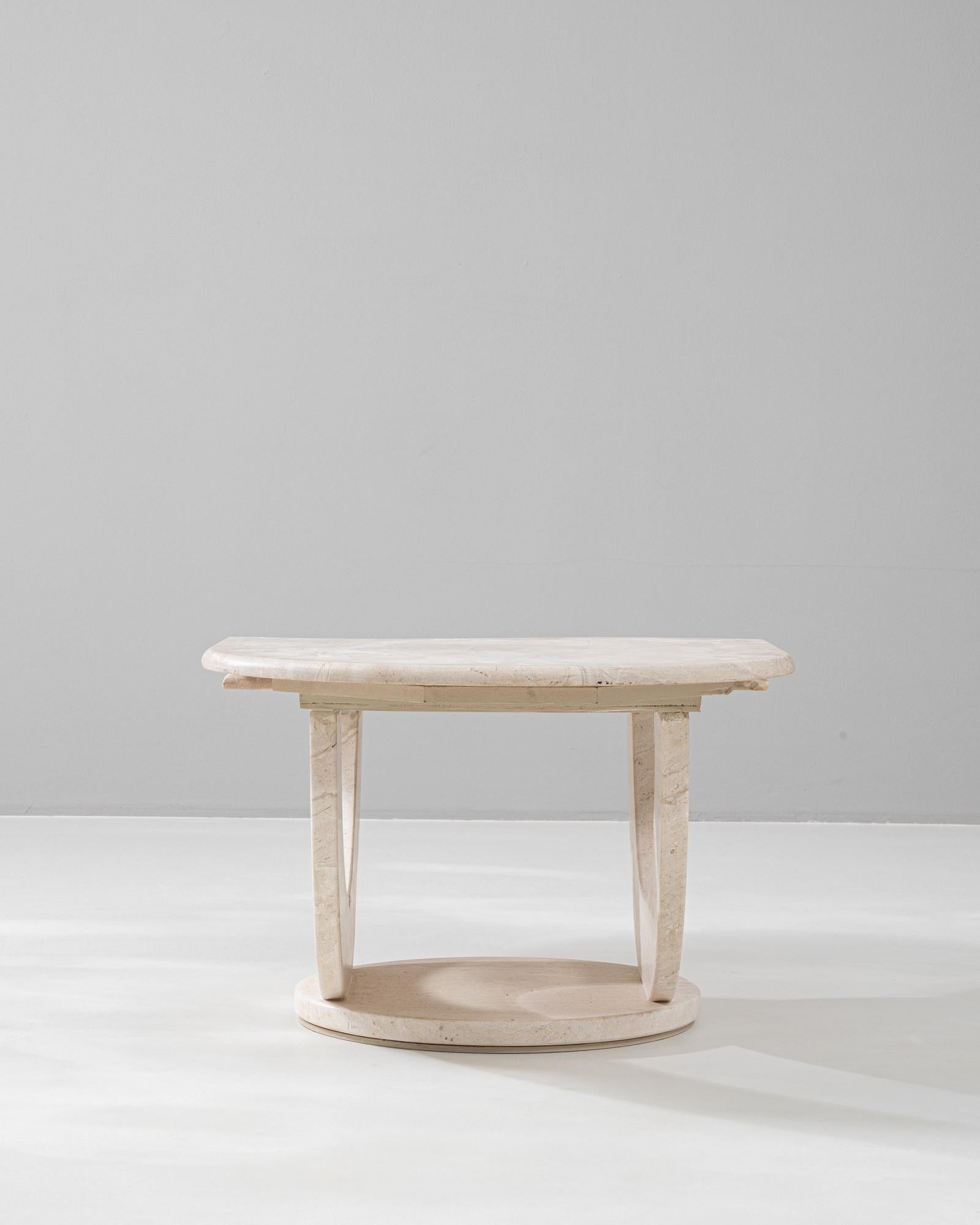 Italienischer Marmor-Couchtisch aus dem 20. 7