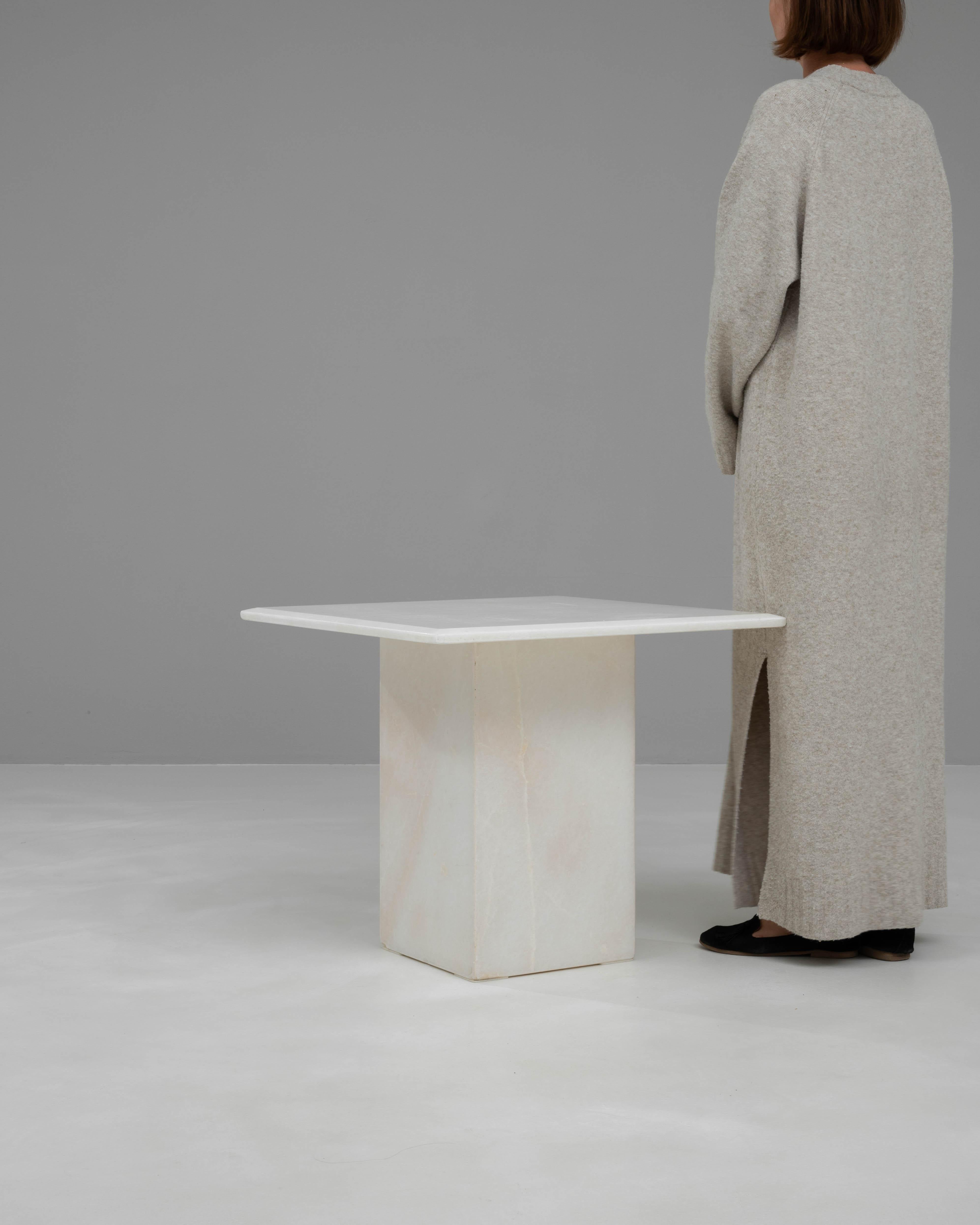 Marbre Table basse en marbre italien du 20e siècle en vente