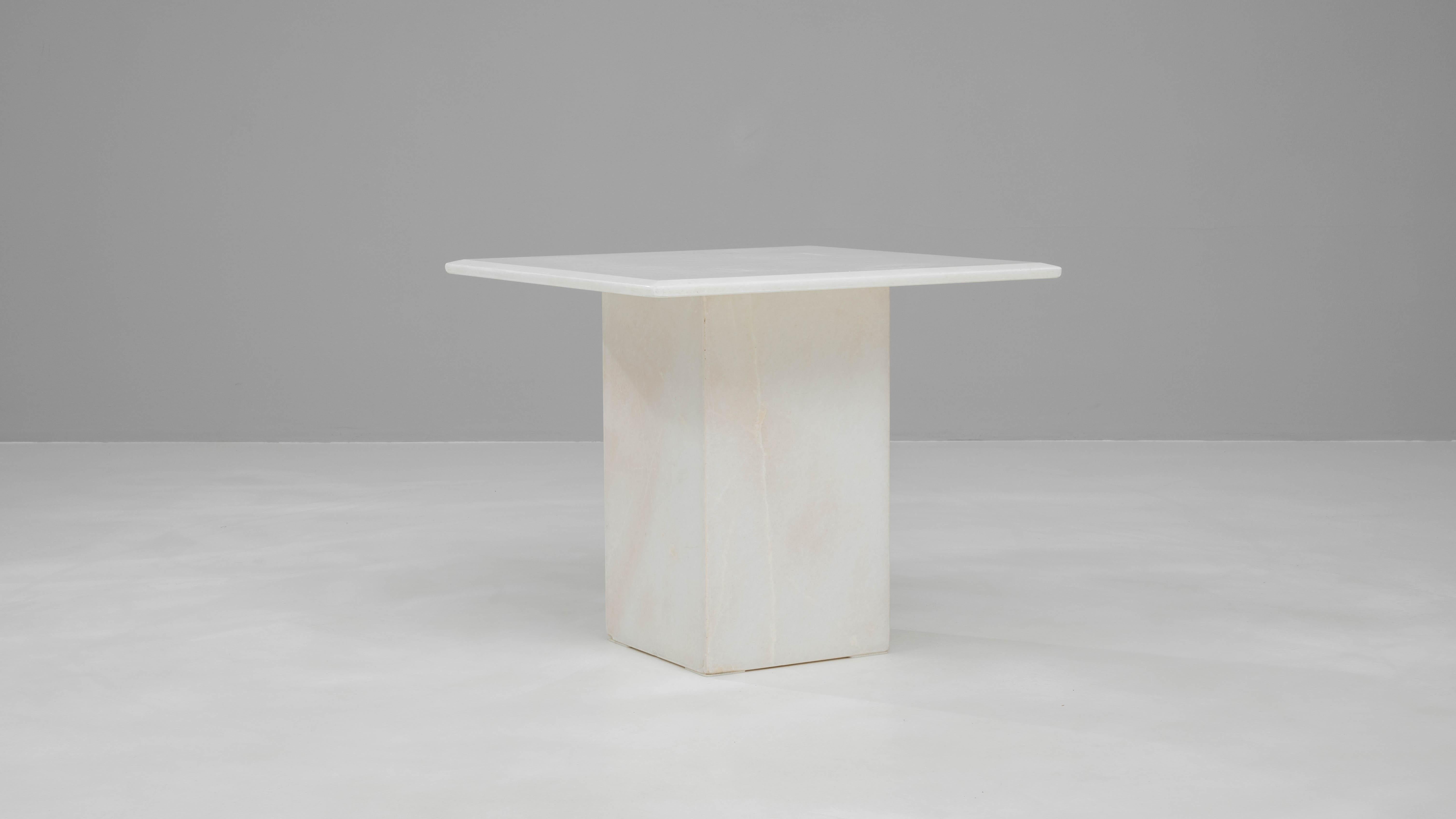 Table basse en marbre italien du 20e siècle en vente 2