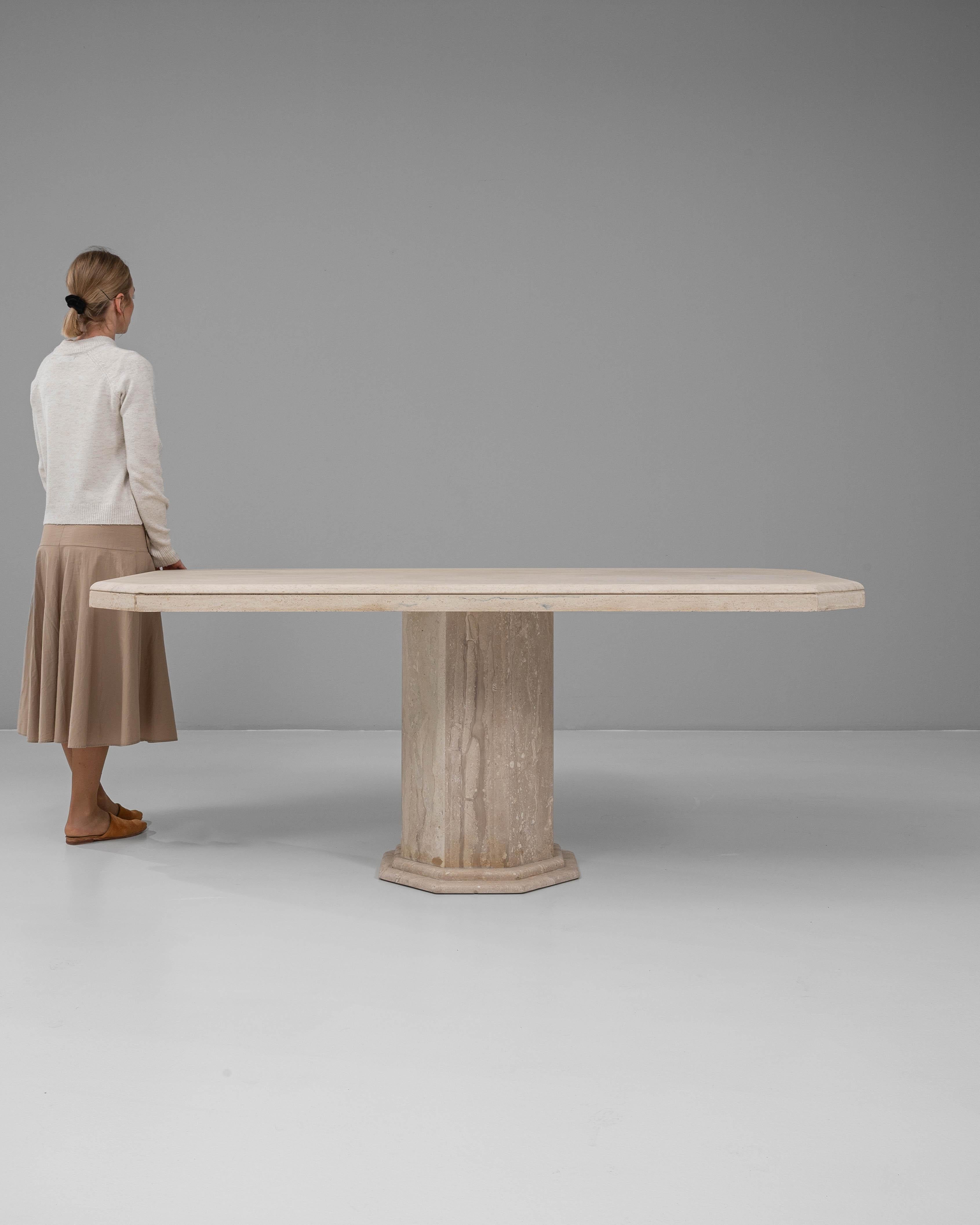 Table de salle à manger italienne en marbre du 20e siècle Bon état - En vente à High Point, NC