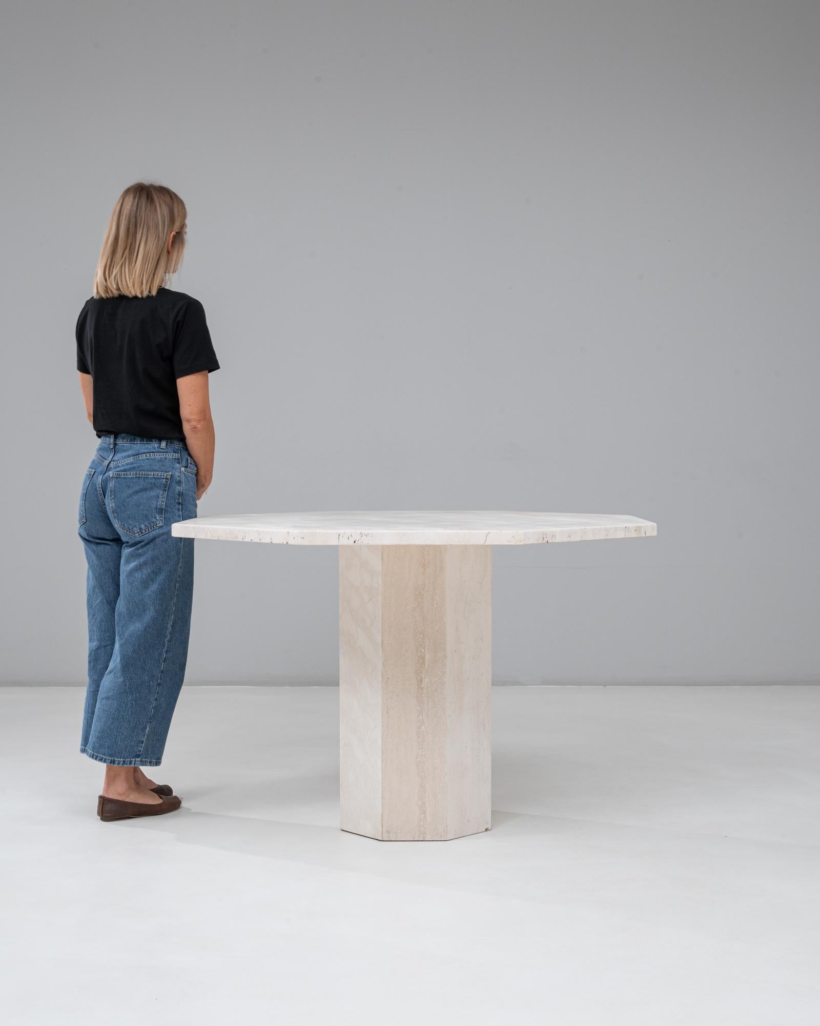 Table de salle à manger italienne en marbre du 20e siècle Bon état - En vente à High Point, NC