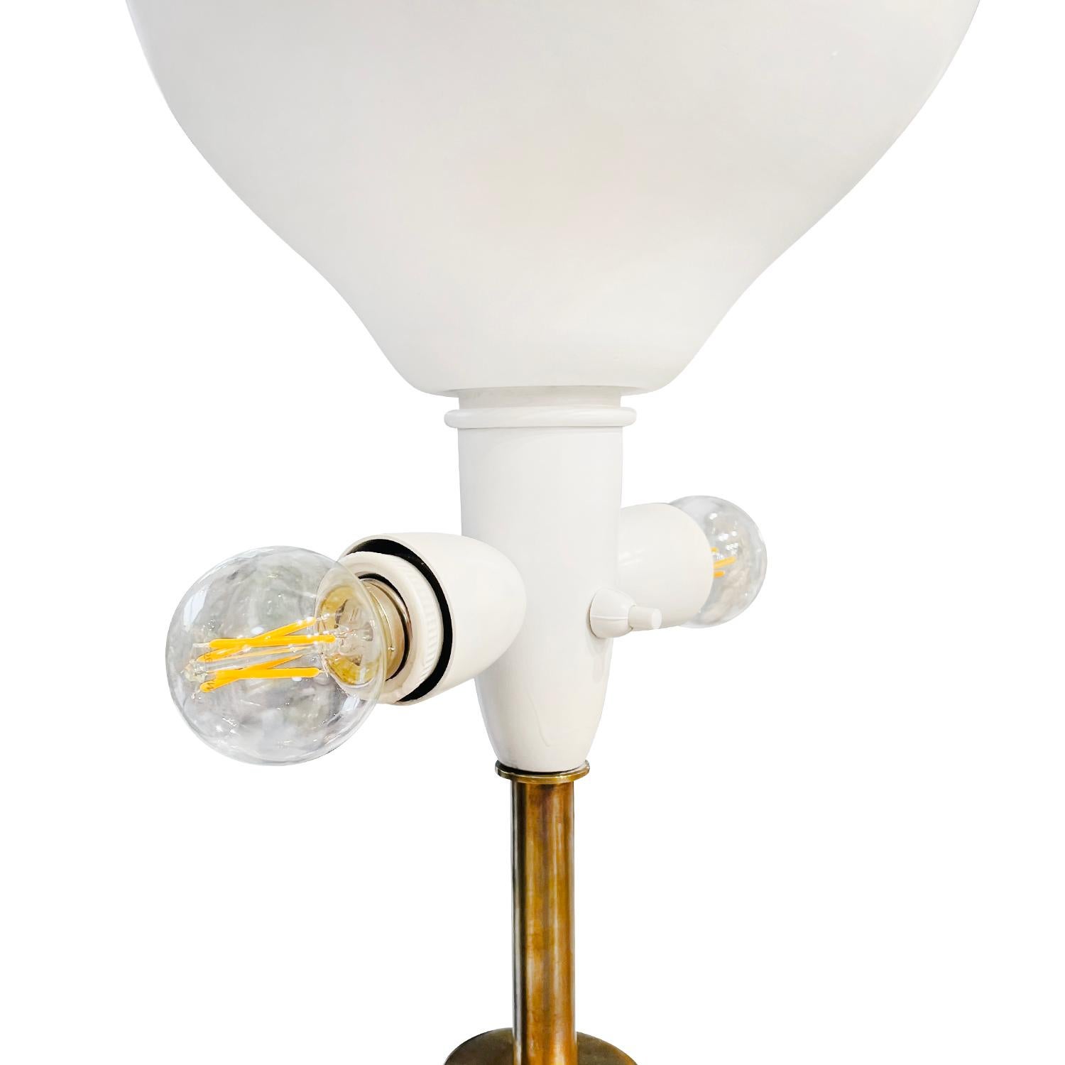 20th Century Italian Mid-Century Modern Iron Floor Lamp - Vintage Brass Light In Good Condition For Sale In West Palm Beach, FL