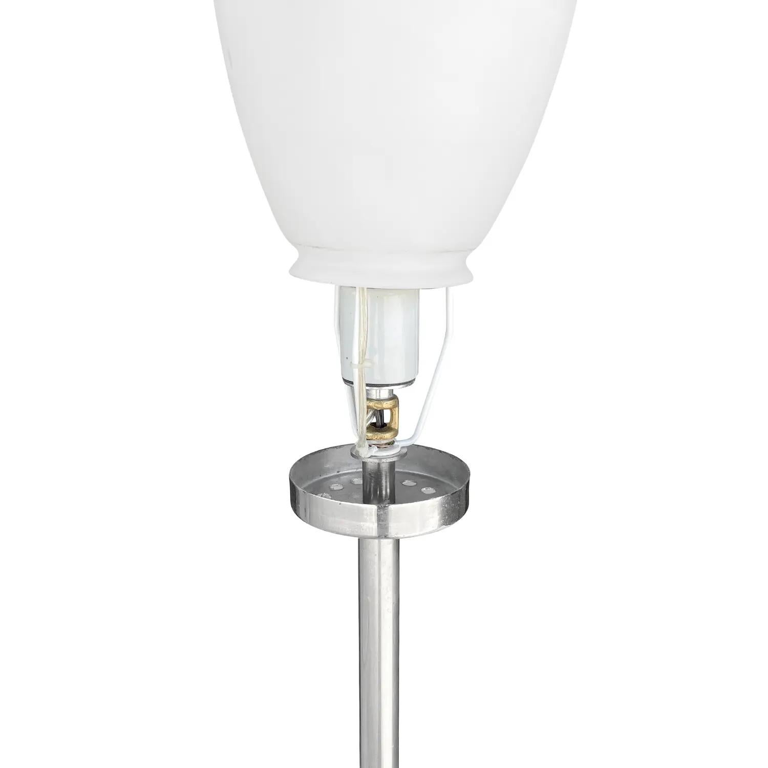 20th Century Italian Mid-Century Modern Marble, Frosted Opaline Glass Floor Lamp For Sale 3