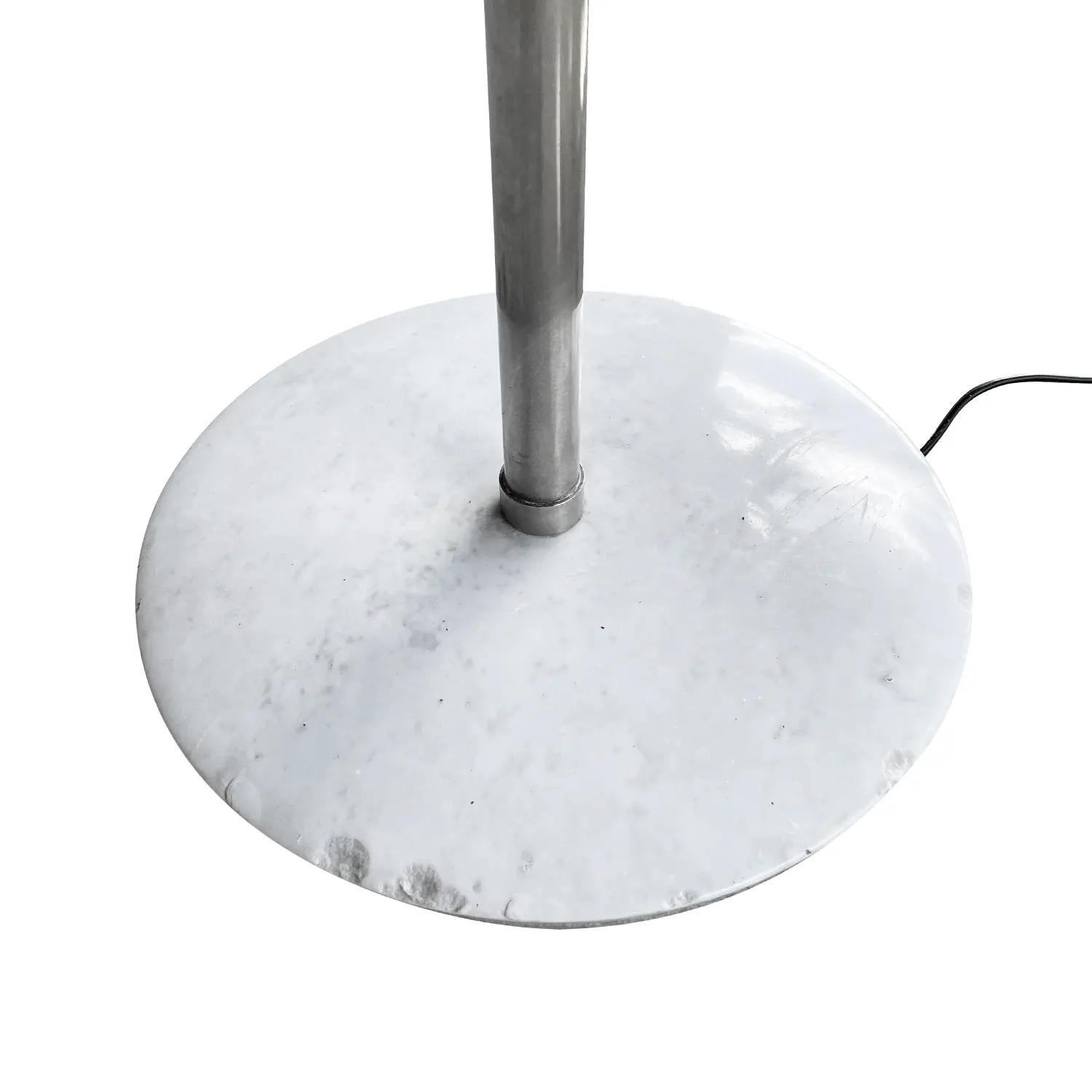 20th Century Italian Mid-Century Modern Marble, Frosted Opaline Glass Floor Lamp For Sale 4