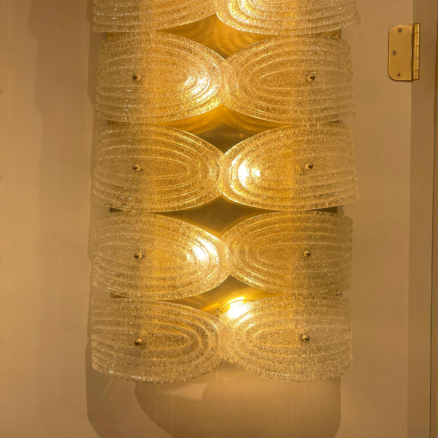 20th Century Italian Pair of Large Mid-Century Leaf Murano Glass Wall Scones For Sale 6