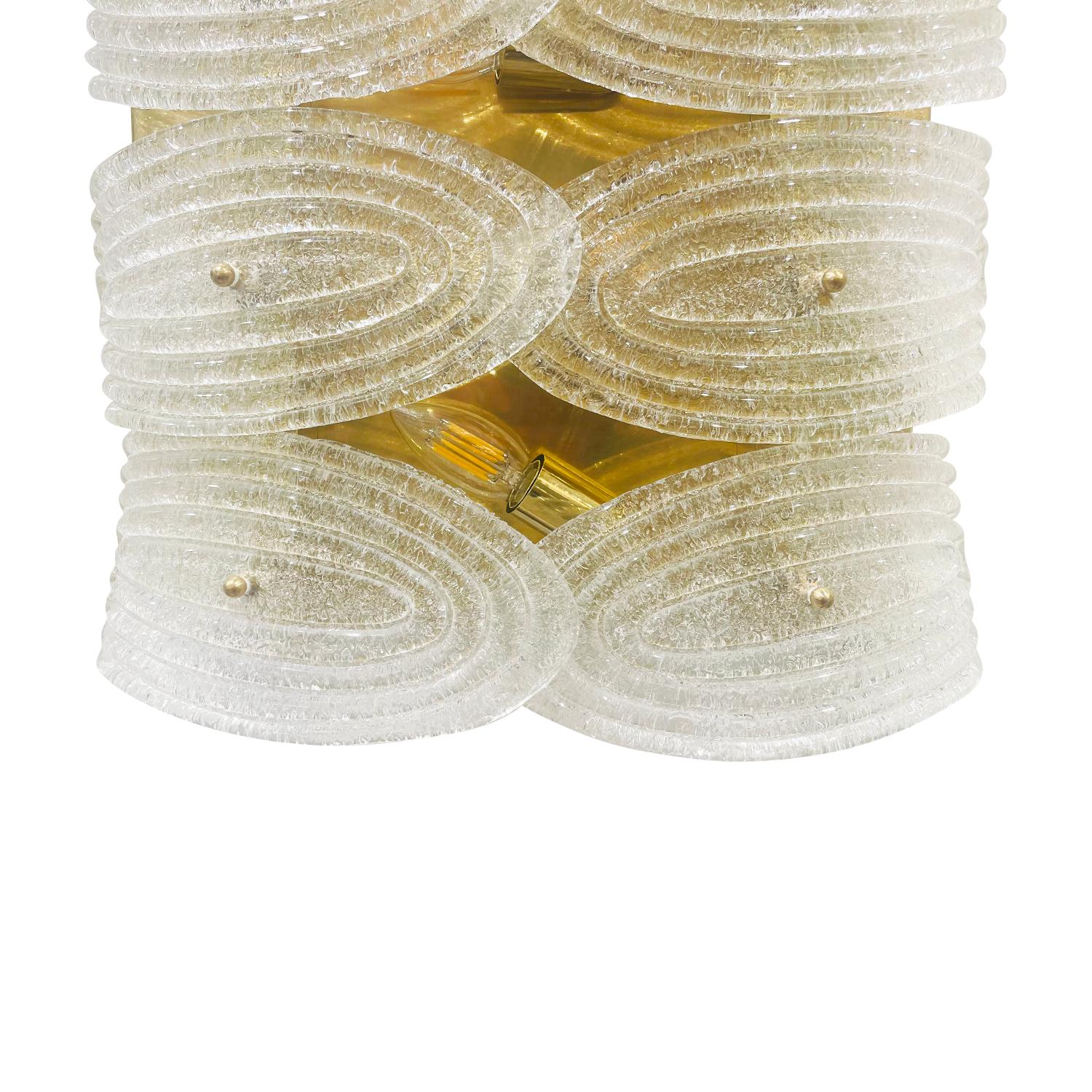 20th Century Italian Pair of Large Mid-Century Leaf Murano Glass Wall Scones In Good Condition For Sale In West Palm Beach, FL
