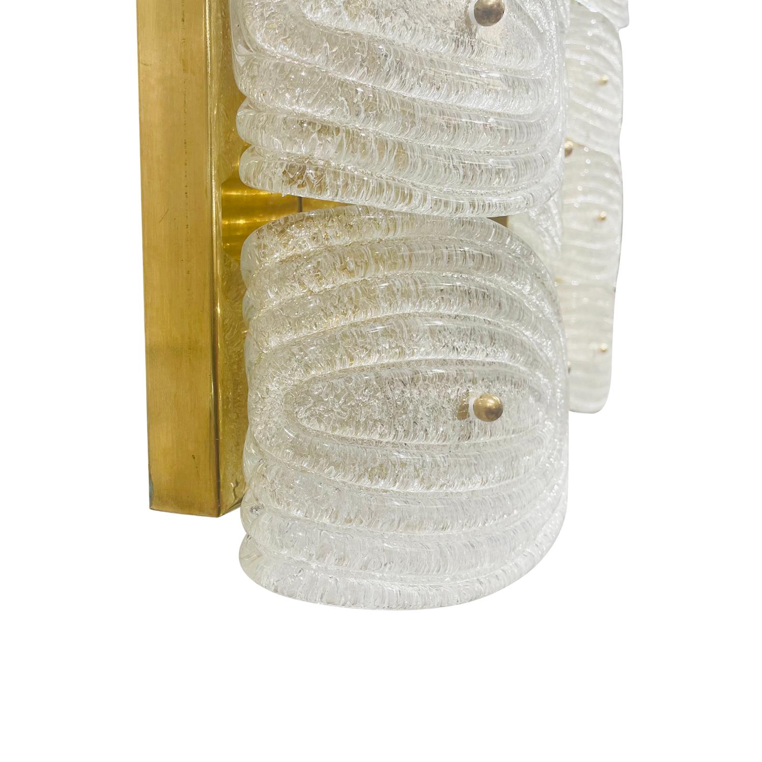 20th Century Italian Pair of Large Mid-Century Leaf Murano Glass Wall Scones For Sale 1