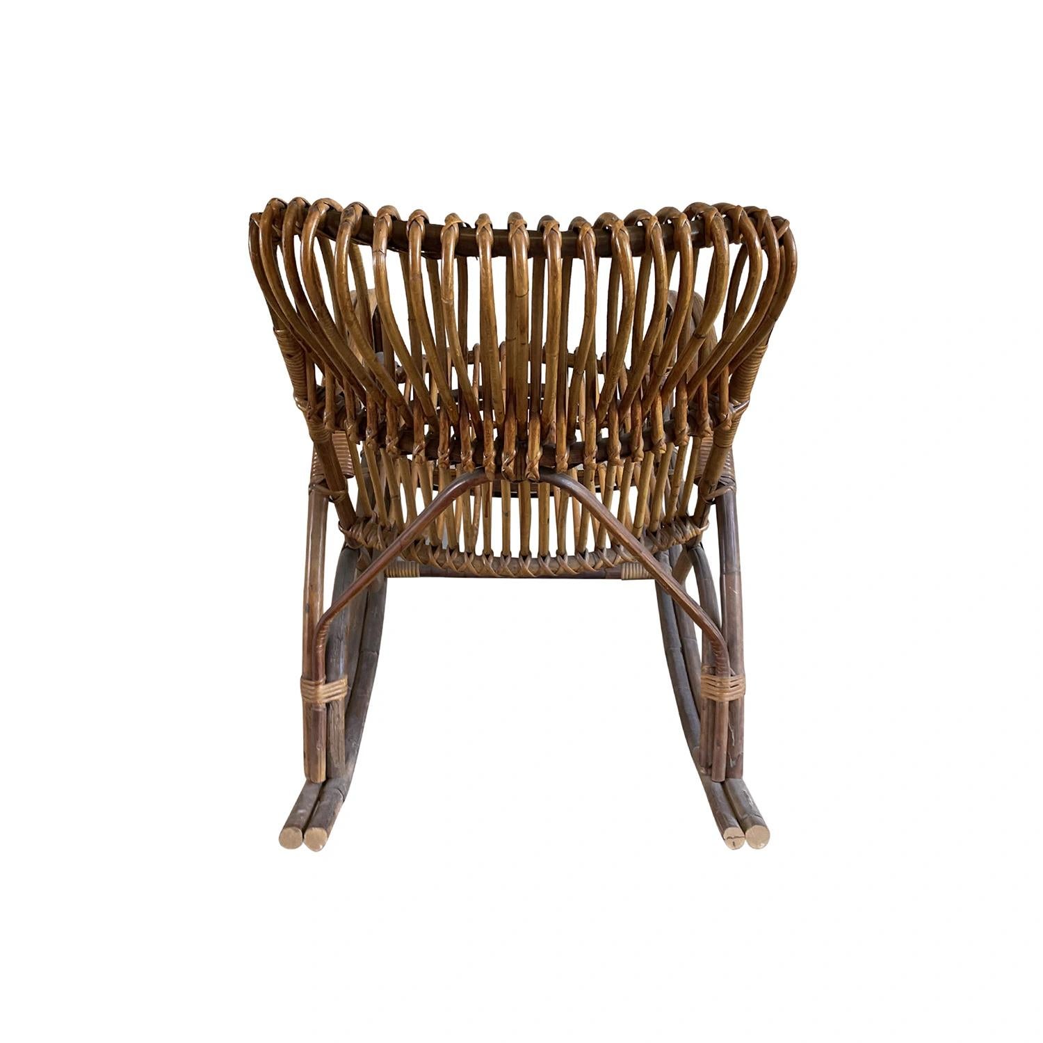 20th Century Italian Mid Century Rattan Rocking Chair - Vintage Lounge Chair In Good Condition For Sale In West Palm Beach, FL
