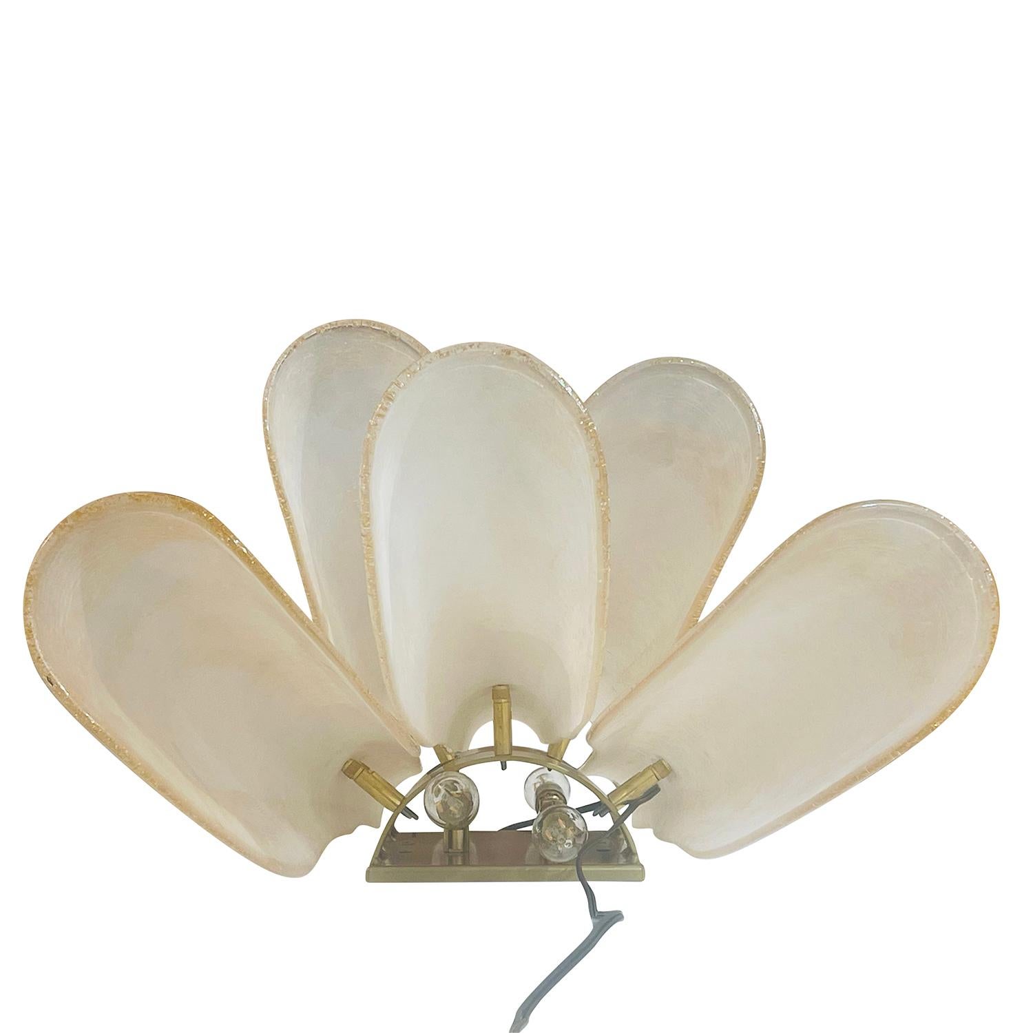 20. Jahrhundert Italienische Moderne Paar Tulpen aus mattiertem Murano-Glas Wandaufhänger (Mattiert)
