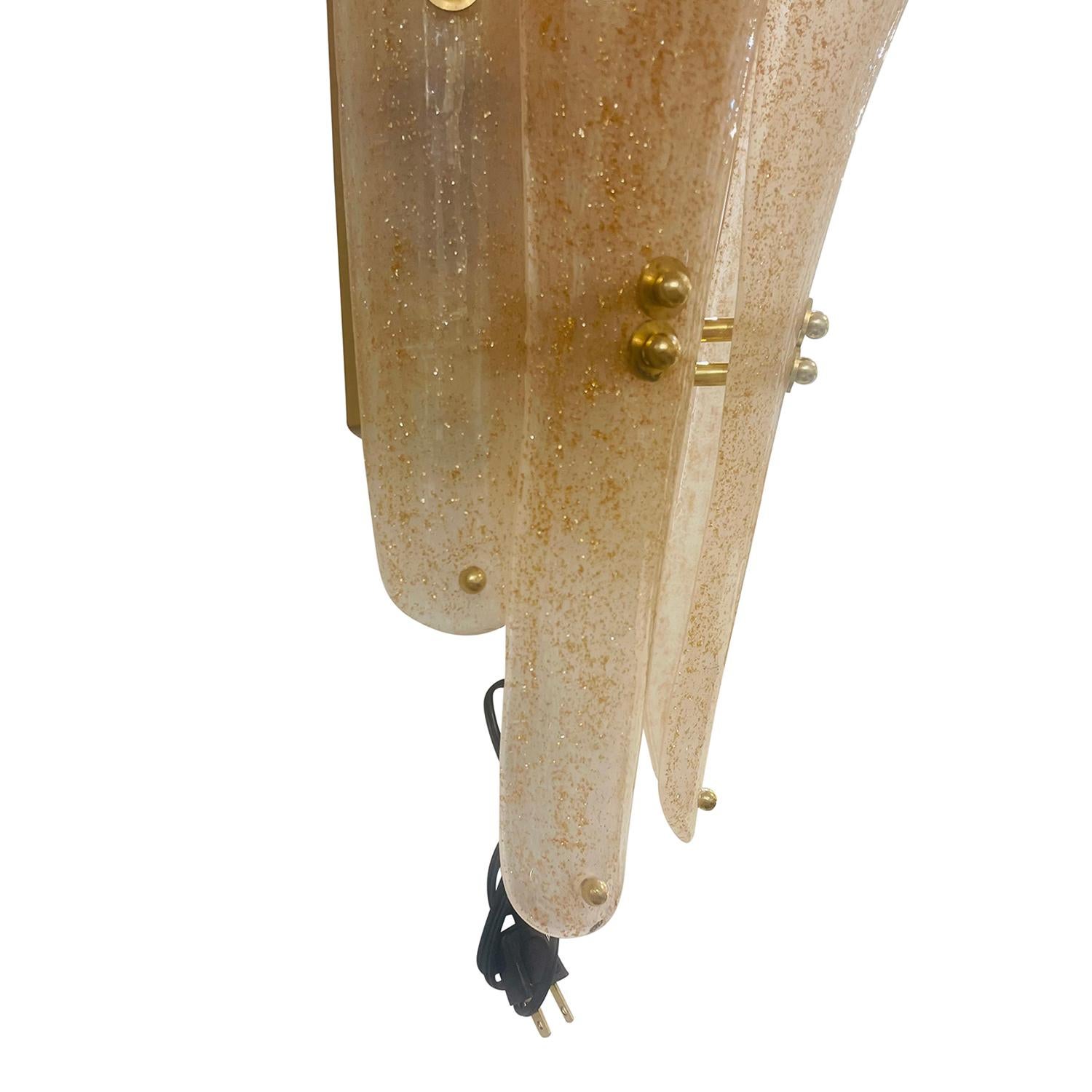 20. Jahrhundert Italienische Moderne Paar Tulpen aus mattiertem Murano-Glas Wandaufhänger (Metall)