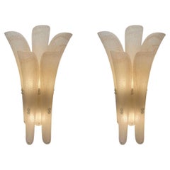 20. Jahrhundert Italienische Moderne Paar Tulpen aus mattiertem Murano-Glas Wandaufhänger