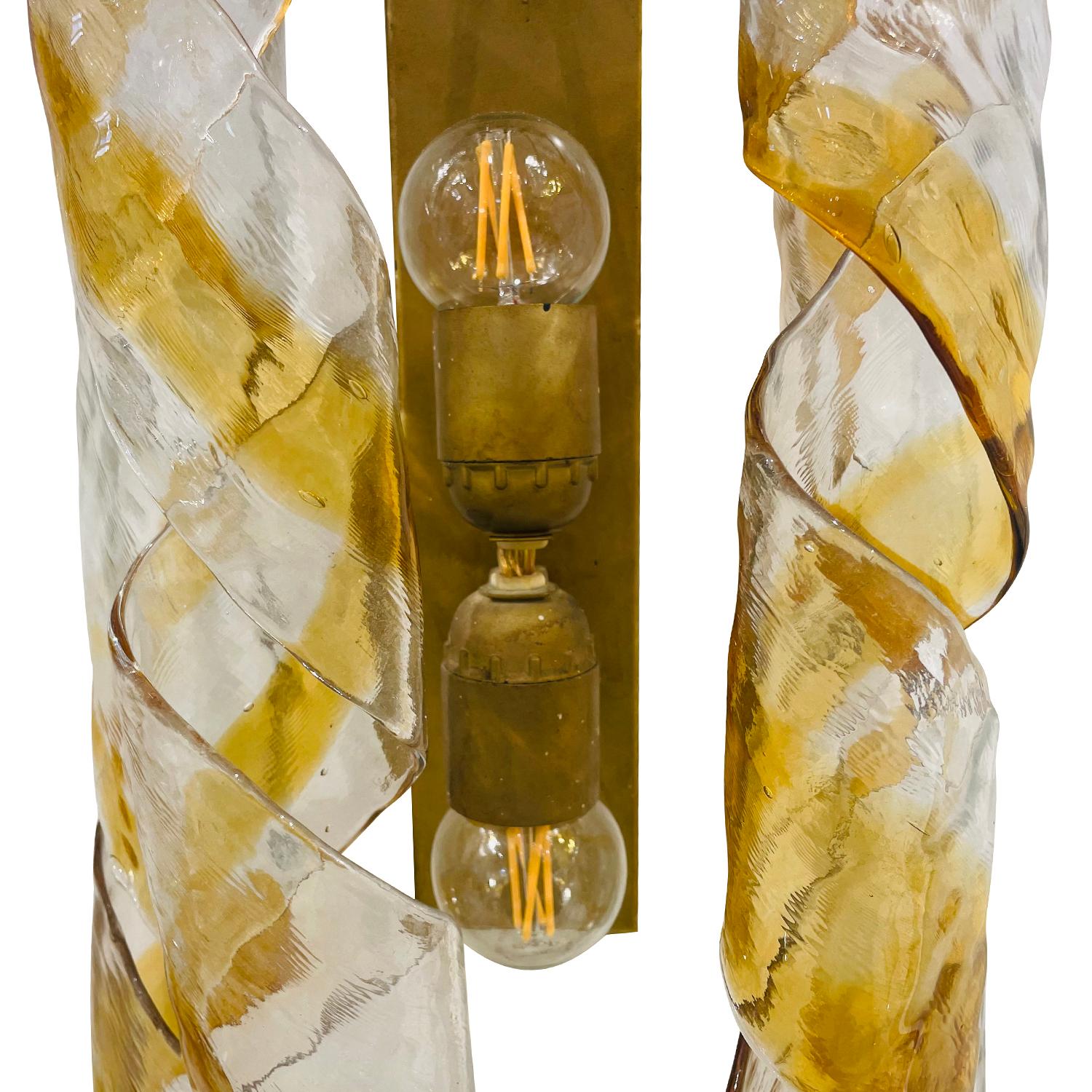 20th Century Italian Modern Pair of Vintage Murano Glass Wall Sconces by Mazzega For Sale 2