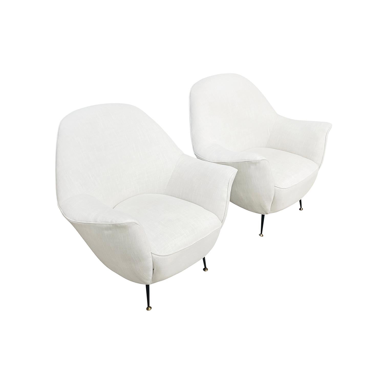 Hand-Crafted 20th Century Italian Modern Pair of Vintage Sculptural Club Chairs For Sale