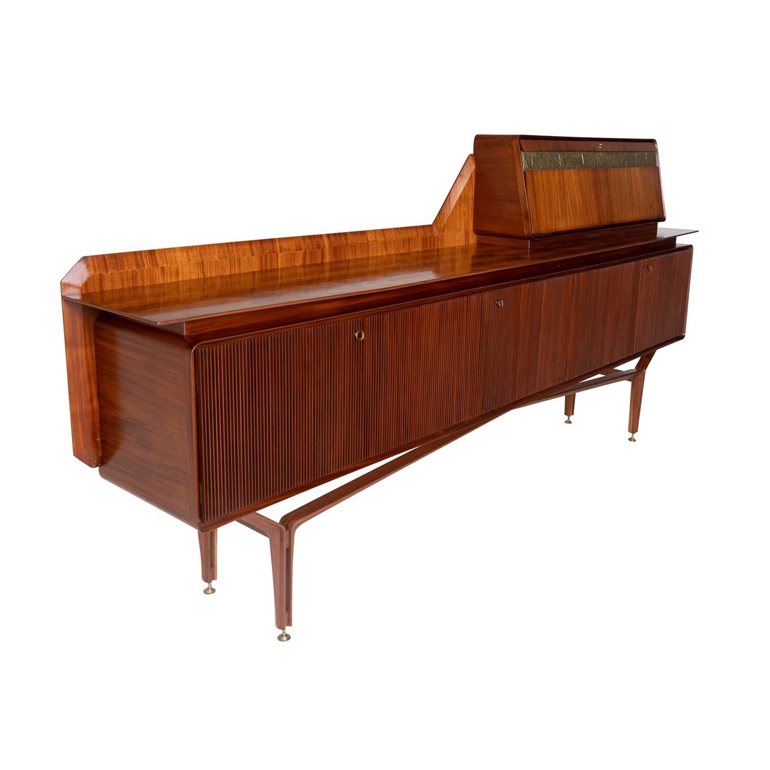 20. Jahrhundert Italienische Moderne Rosenholz-Credenza - Vintage Dry Bar von Mobili Cantù (Moderne der Mitte des Jahrhunderts) im Angebot