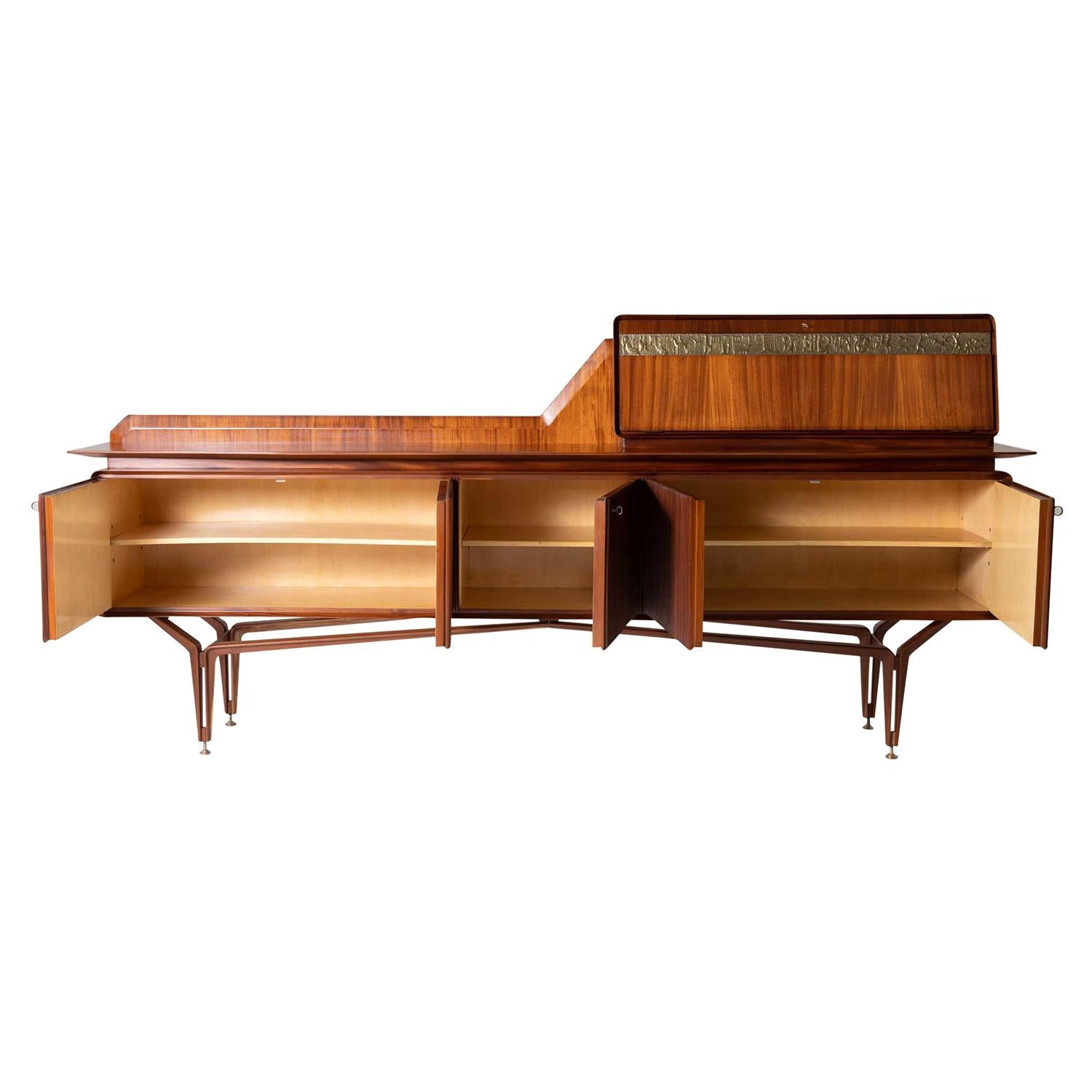 20. Jahrhundert Italienische Moderne Rosenholz-Credenza - Vintage Dry Bar von Mobili Cantù (Handgeschnitzt) im Angebot