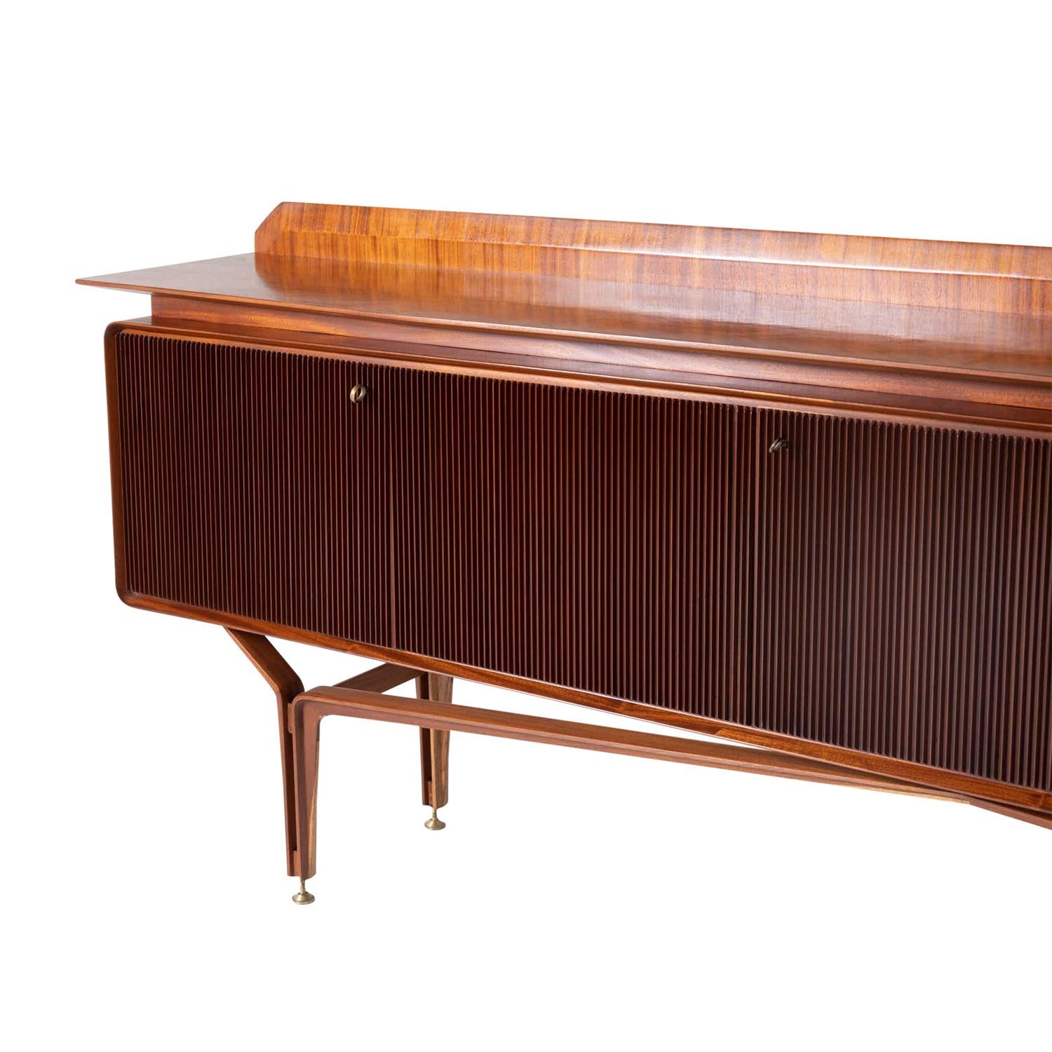 20. Jahrhundert Italienische Moderne Rosenholz-Credenza - Vintage Dry Bar von Mobili Cantù (Metall) im Angebot