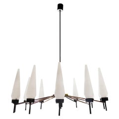 Lampadario moderno italiano del 20° secolo a dodici bracci in ottone e vetro opalino