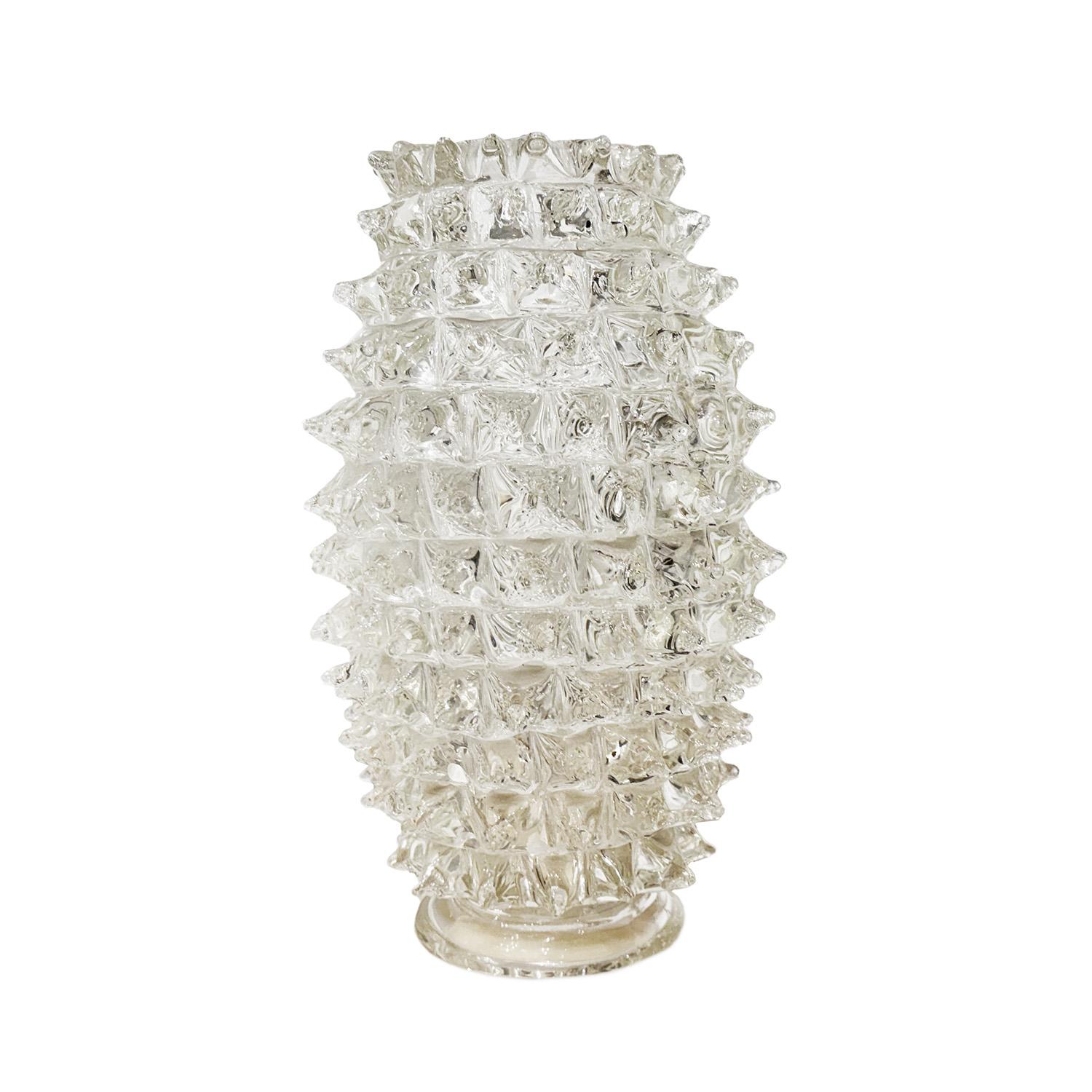 A tall, vintage Mid-Century modern Italian single Rostri vase made of hand blown slightly smoked Murano glass, designed by Ercole Barovier for Barovier & Toso, in good condition. The décor piece is from the Lenti series, particularized by yellow