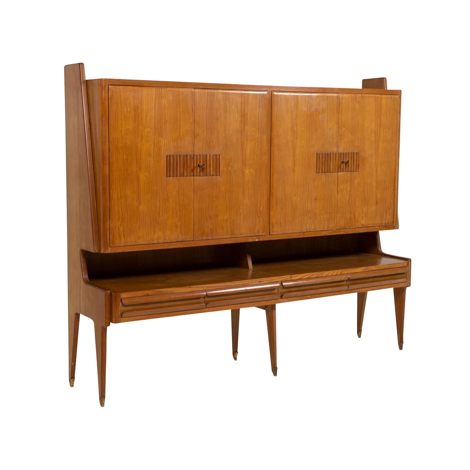 Armoire moderne italienne du 20ème siècle, buffet vintage d'Osvaldo Borsani Bon état - En vente à West Palm Beach, FL