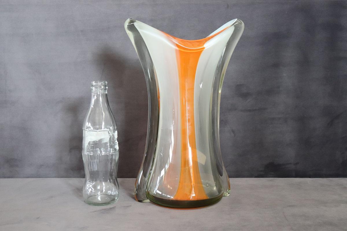 Grand vase italien en verre artistique de Murano du 20ème siècle, années 1960 en vente 7