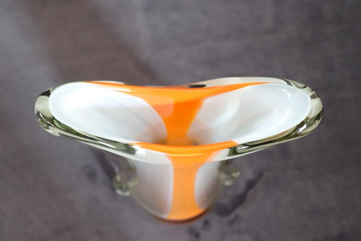 Grand vase italien en verre artistique de Murano du 20ème siècle, années 1960 en vente 3