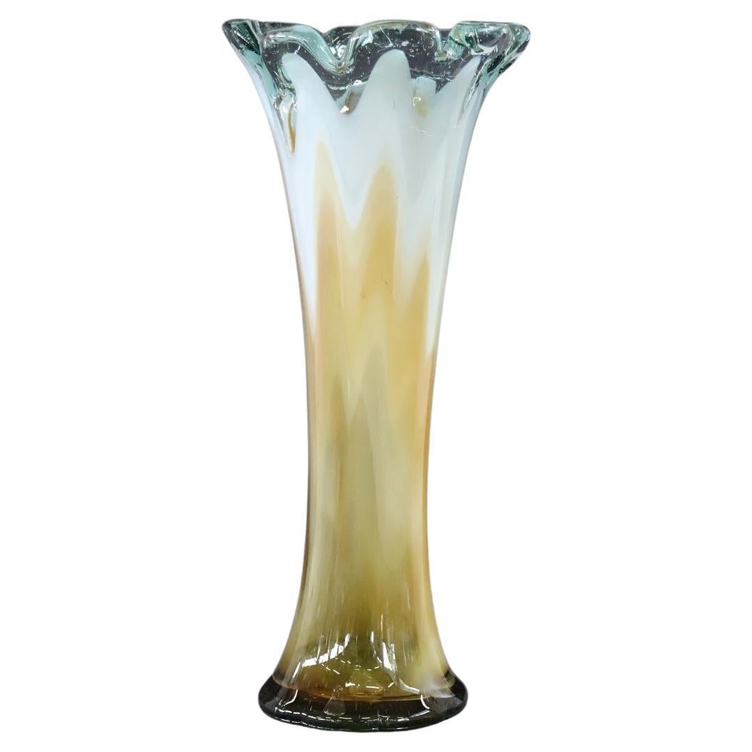 Jarrón alto de cristal artístico italiano de Murano del siglo XX, años 60 en venta