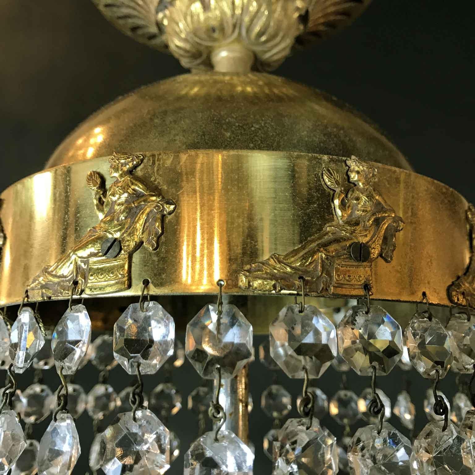 Italienischer Kristall-Kronleuchter im neoklassischen Stil des 20. Jahrhunderts mit römischen Frauenfiguren im Angebot 5