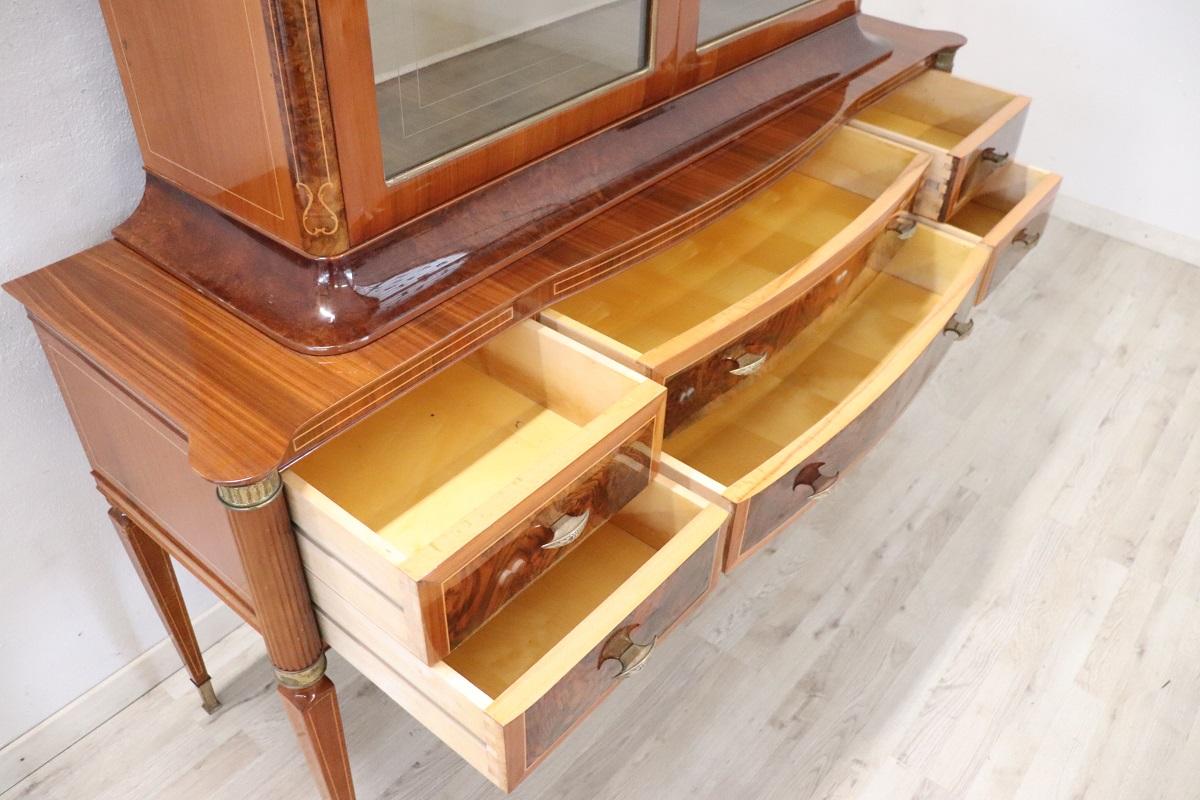 Vitrina de estilo neoclásico italiano del siglo XX en Bueno estado para la venta en Casale Monferrato, IT