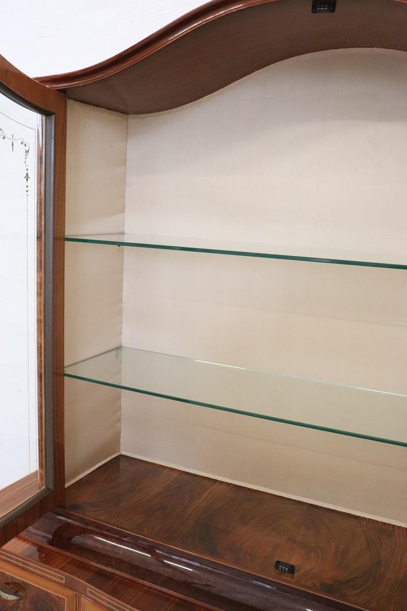 Vitrina de estilo neoclásico italiano del siglo XX en venta 2