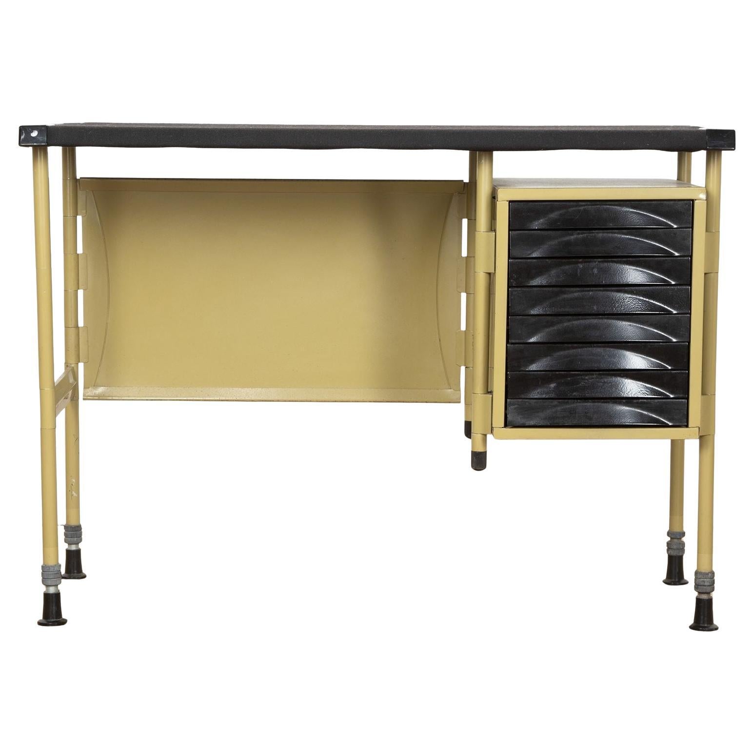 Bureau italien Olivetti 
Spazio
 du 20e siècle en vente