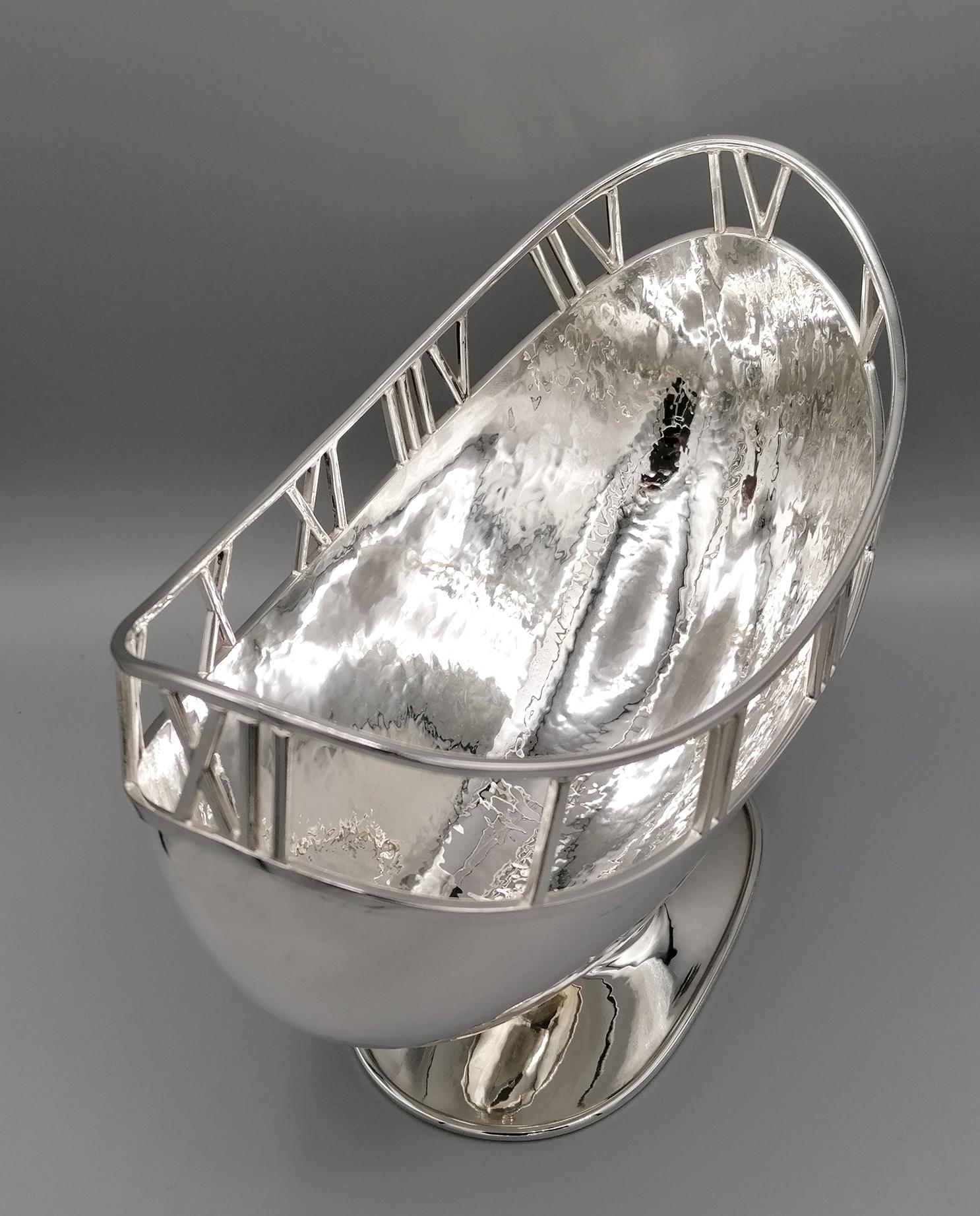 20th Century Italian Oval Hammered Solid Silver Jatte with Base For Sale 1