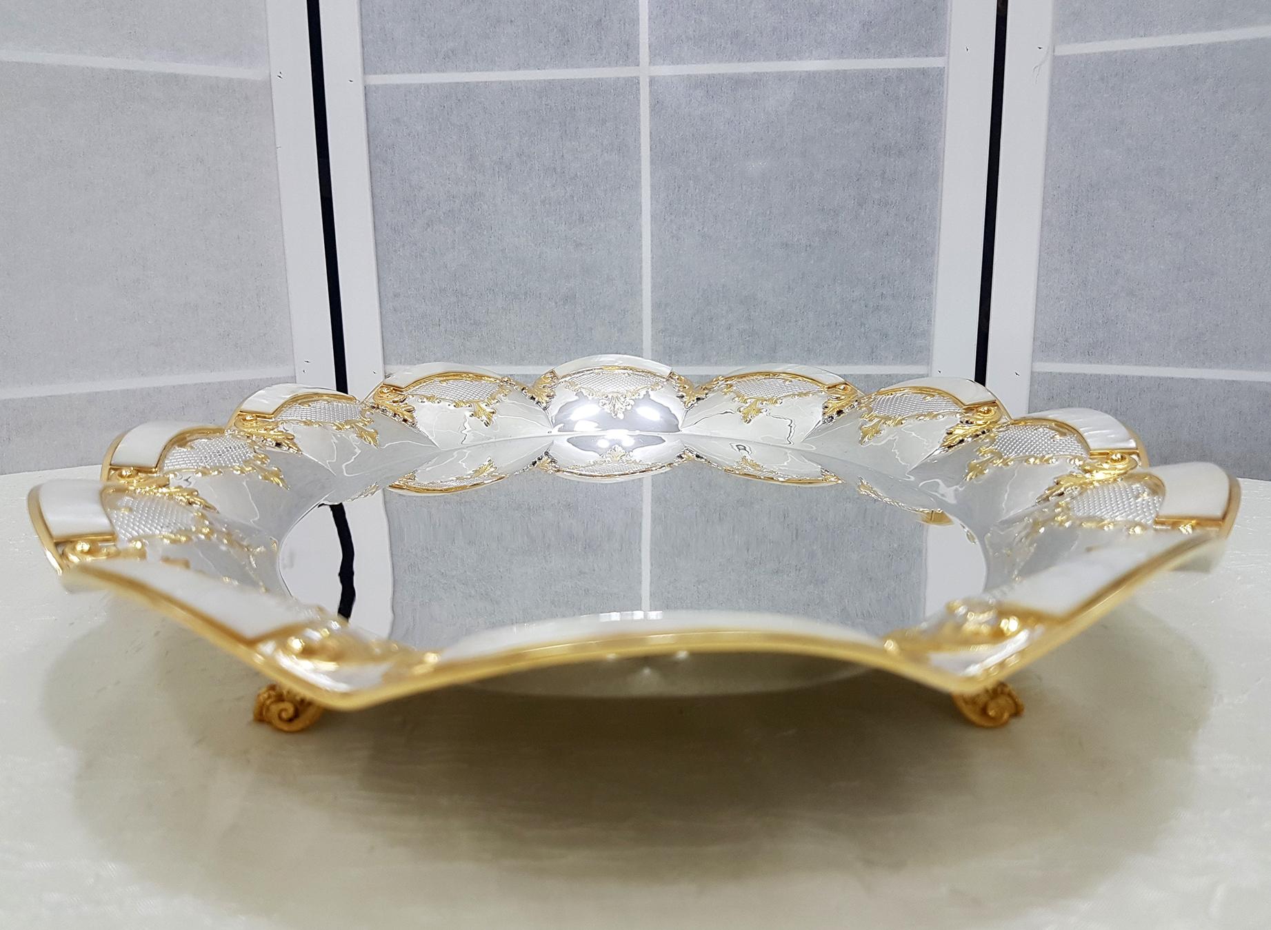 20th Century Italian Oval Silver Centerpiece with Mother of Pearl For Sale 5