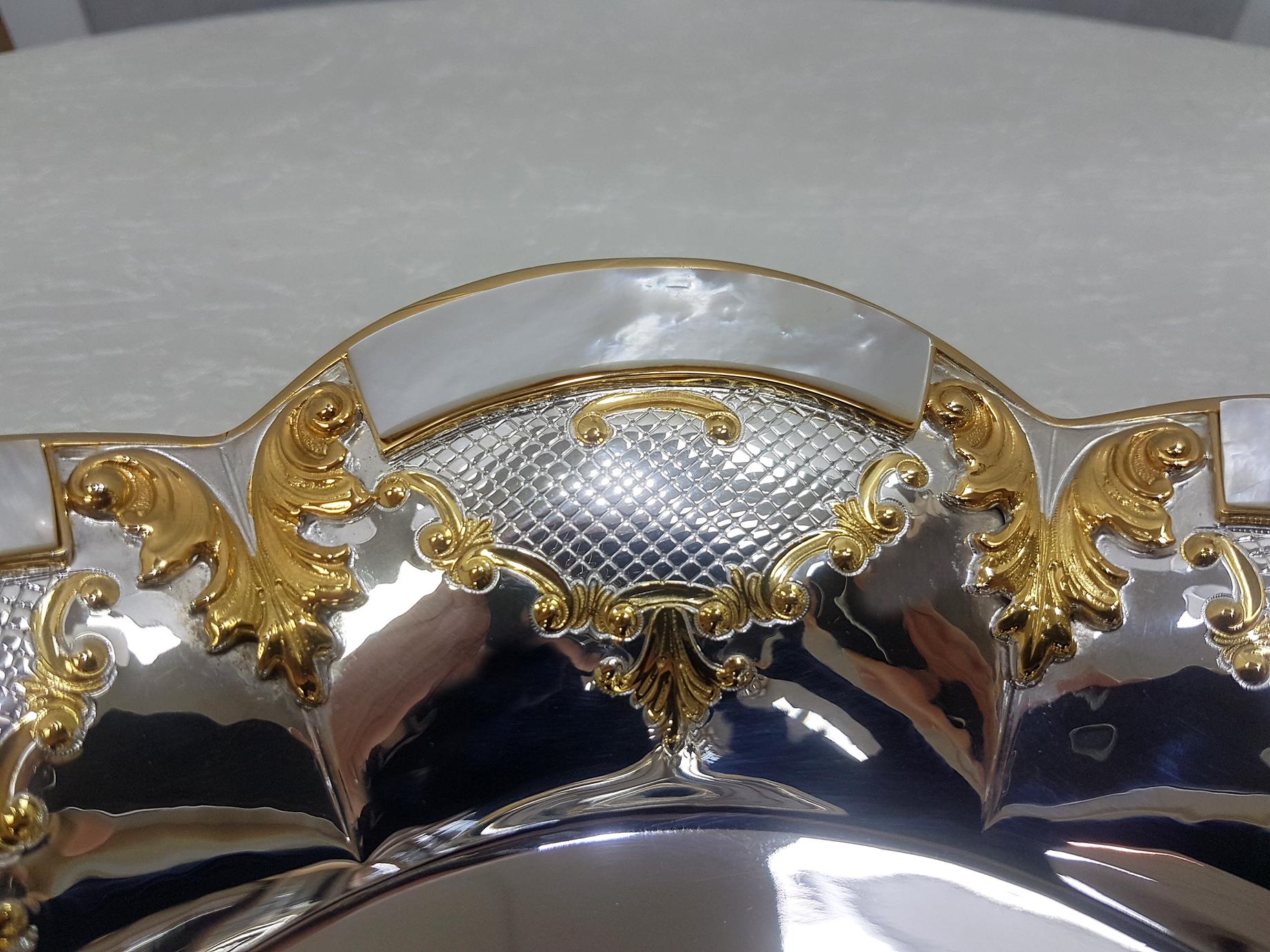 20th Century Italian Oval Silver Centerpiece with Mother of Pearl For Sale 9