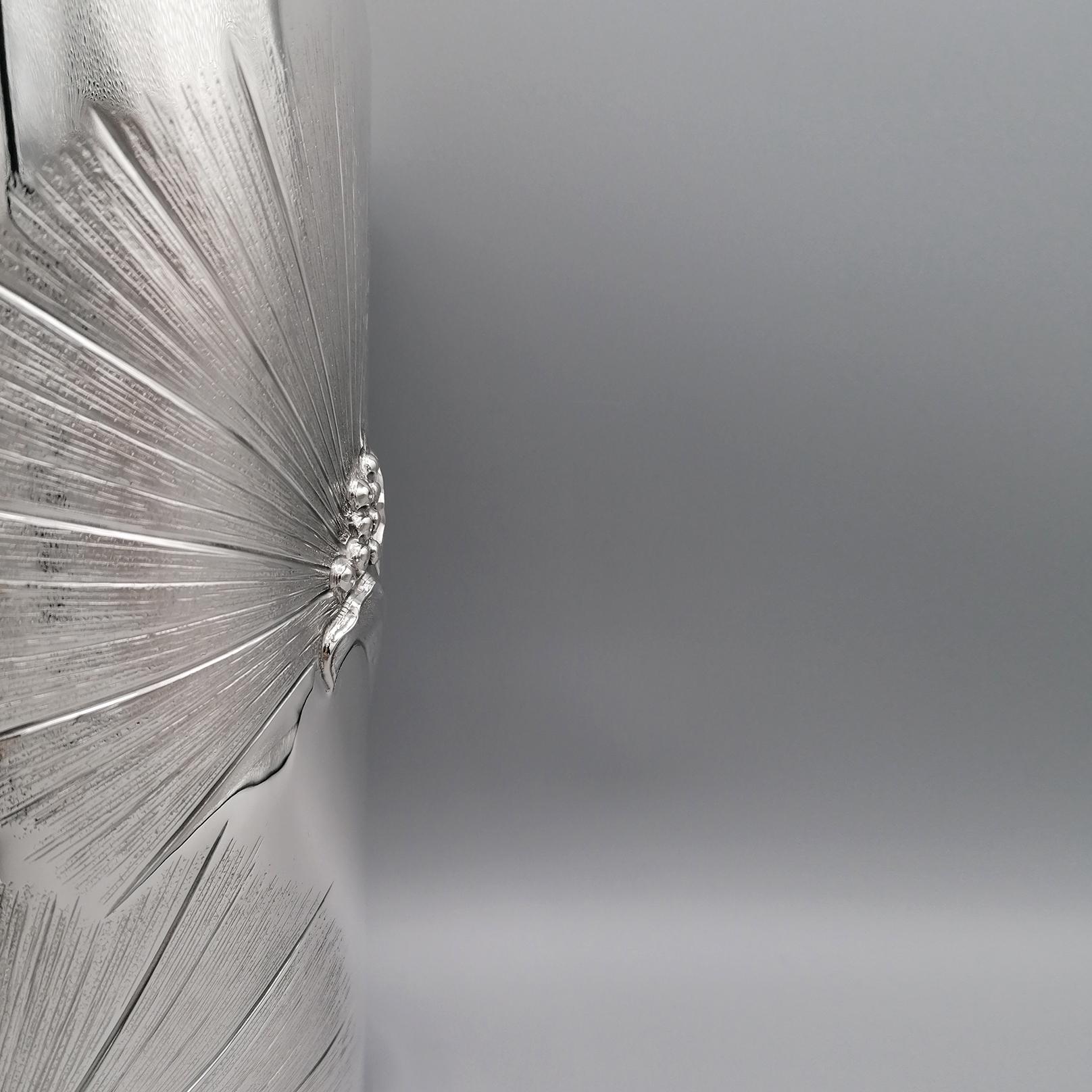 Jarrón oval italiano del siglo XX de plata maciza con esterlinas Silver en venta