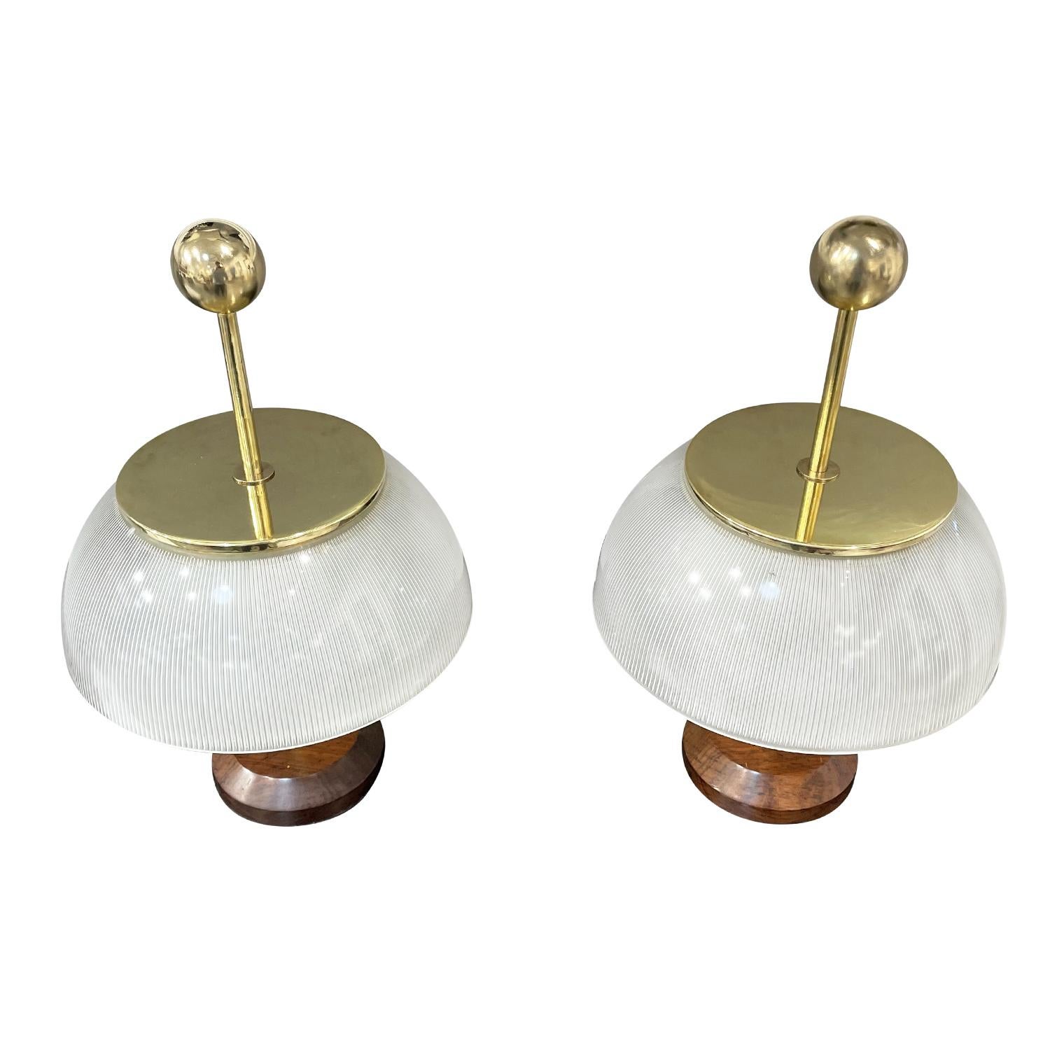 20th Century Italian Pair of Alfa Glass Table Lamps by Artemide & Sergio Mazza In Good Condition For Sale In West Palm Beach, FL