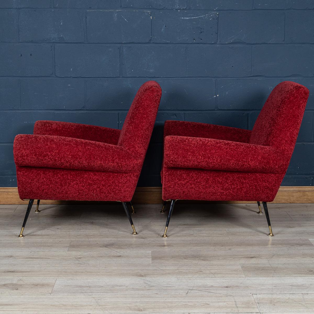 20th Century Italian Pair Of Armchairs By Gigi Radice For Minotti, c.1960 In Good Condition For Sale In Royal Tunbridge Wells, Kent