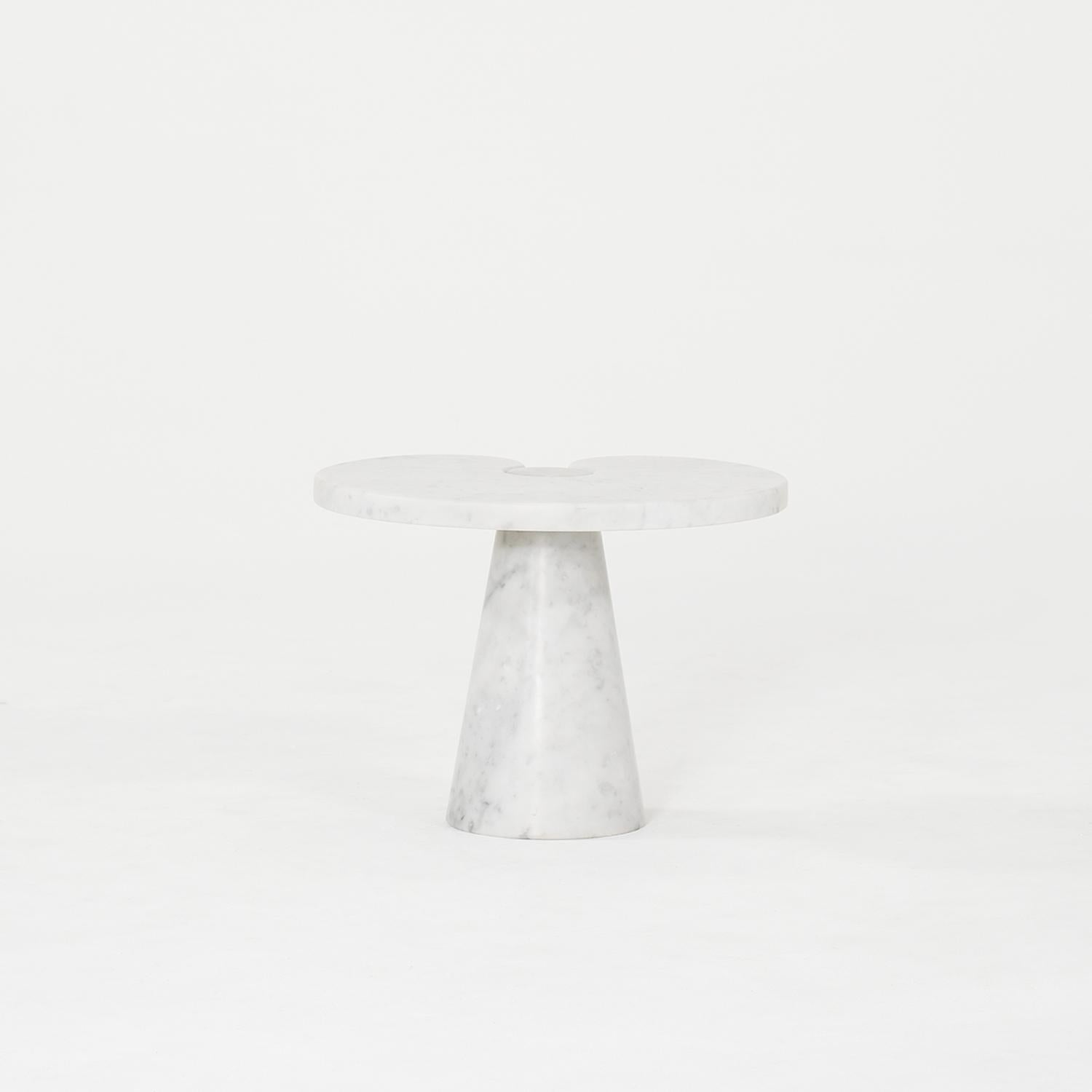 20th Century Set of Two Italian Carrara Marble Side Tables by Angelo Mangiarotti For Sale 2