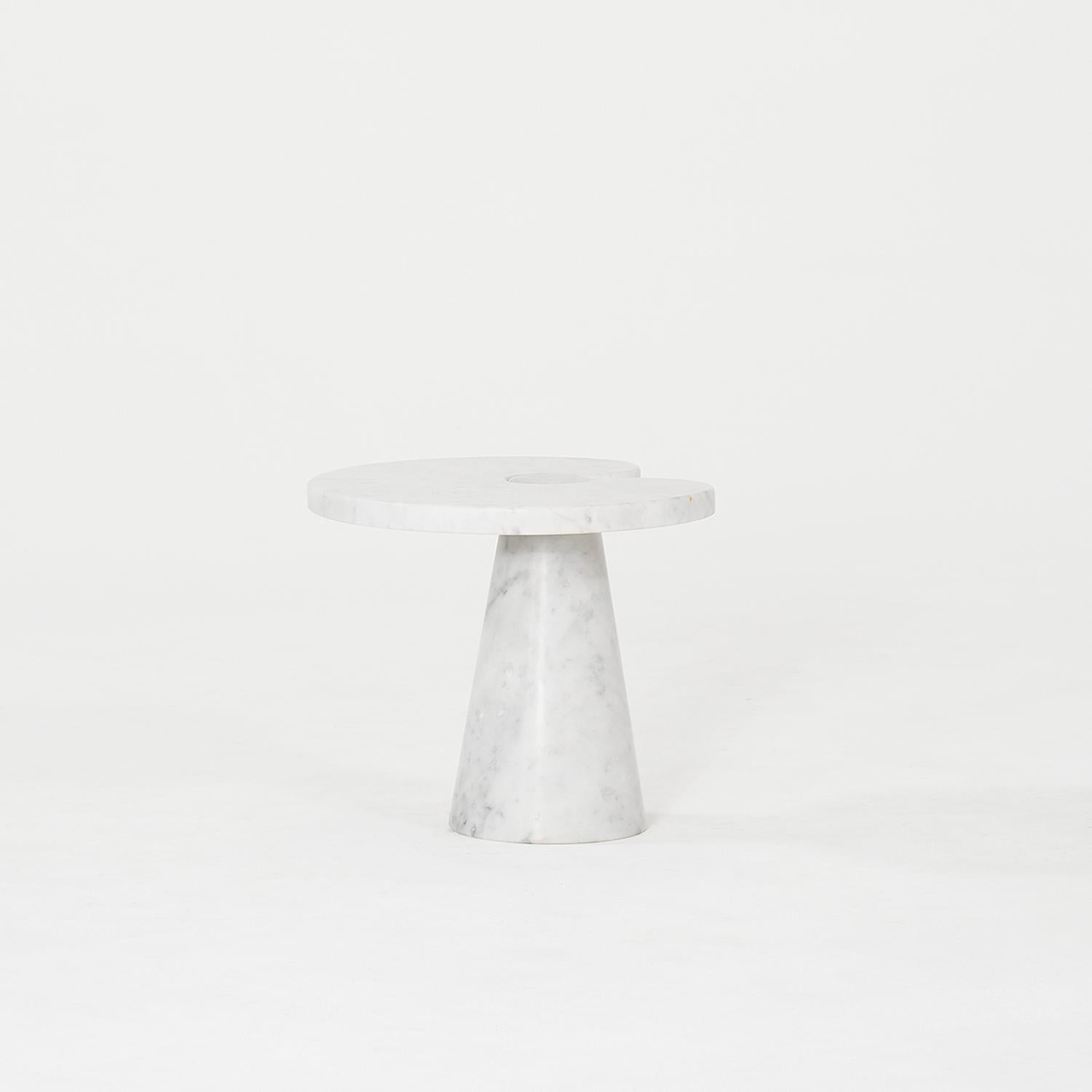 20th Century Set of Two Italian Carrara Marble Side Tables by Angelo Mangiarotti For Sale 3
