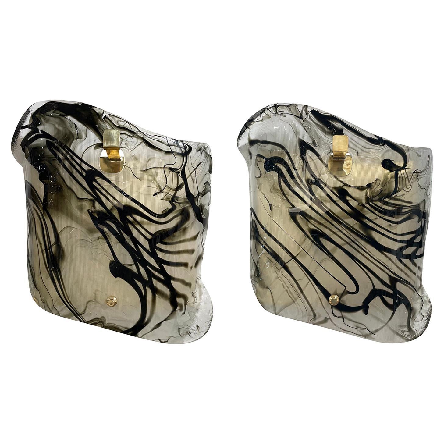 Paire italienne du 20e siècle de lampes murales Wave Glass colorées en verre Murano en vente