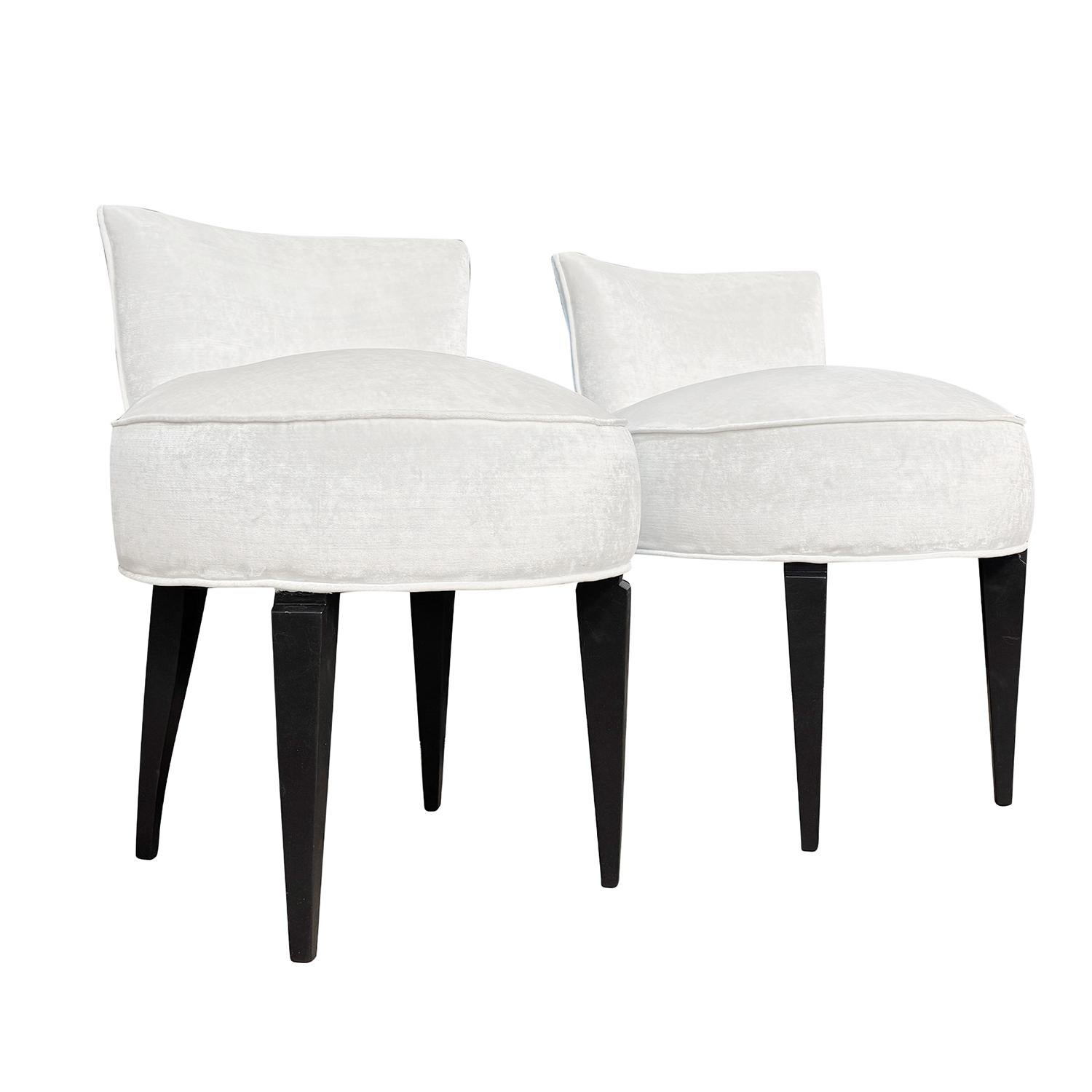 Hand-Carved 20th Century Italian Pair of Dresser Chairs in the Style of Malatesta & Masson For Sale