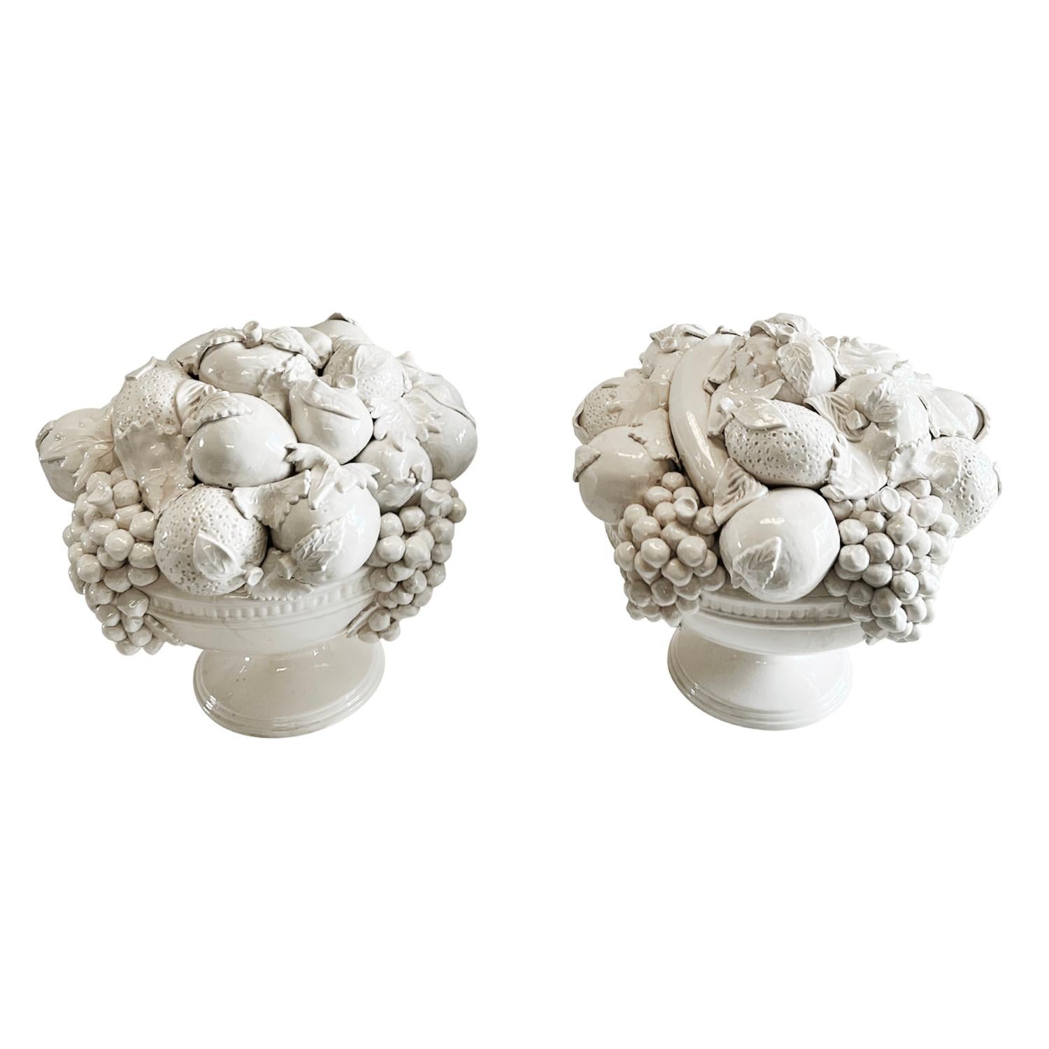 20th Century Italian Pair of Fruit Décor - Vintage Ceramic Vases In Good Condition For Sale In West Palm Beach, FL