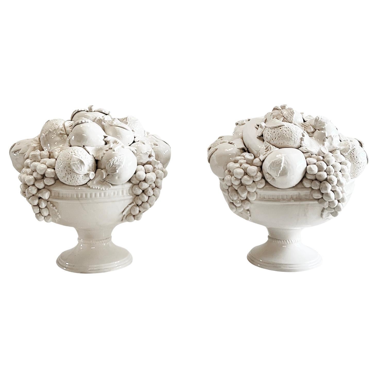 Paire de vases en céramique du 20e siècle - Décorations de fruits