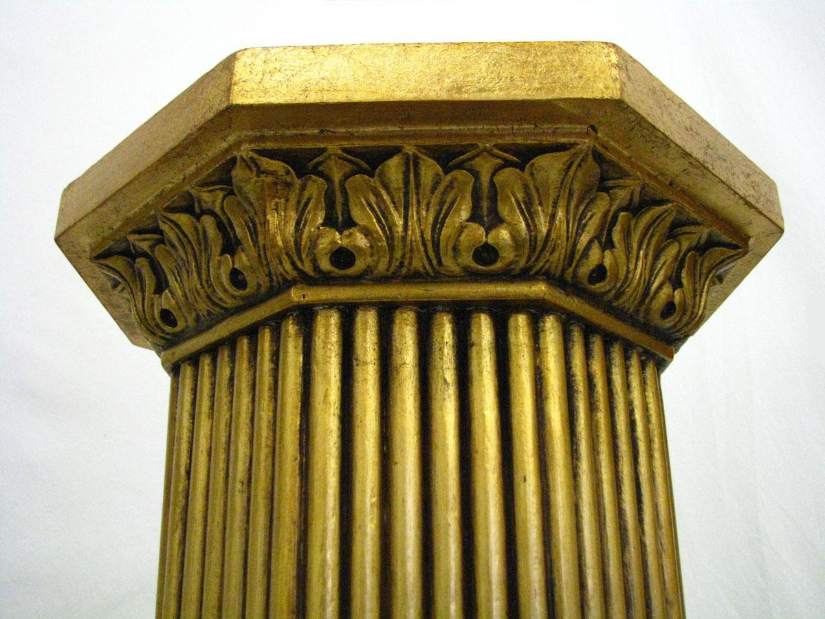 20th Century Italian Pair of Gilded Wood Columns / Pedestals / Stands For Sale 4