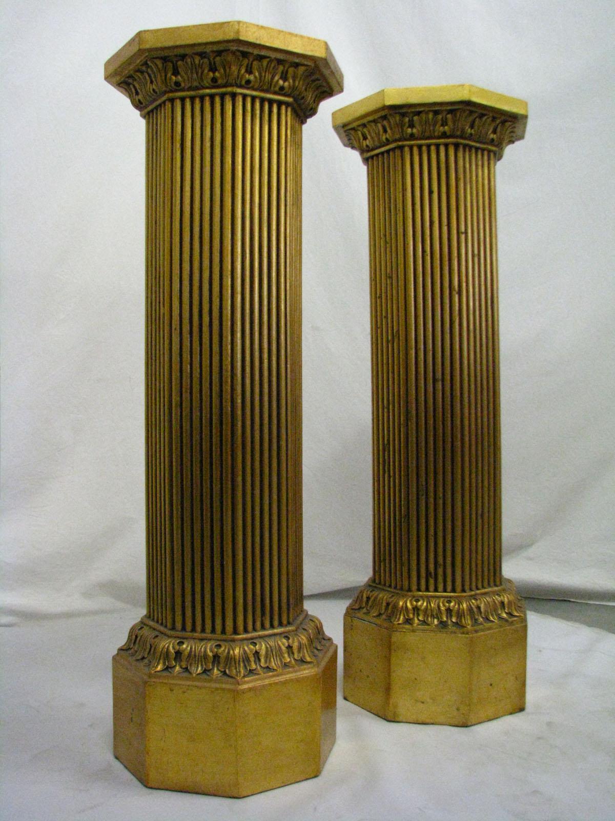 20th Century Italian Pair of Gilded Wood Columns / Pedestals / Stands In Good Condition For Sale In Liverpool, GB