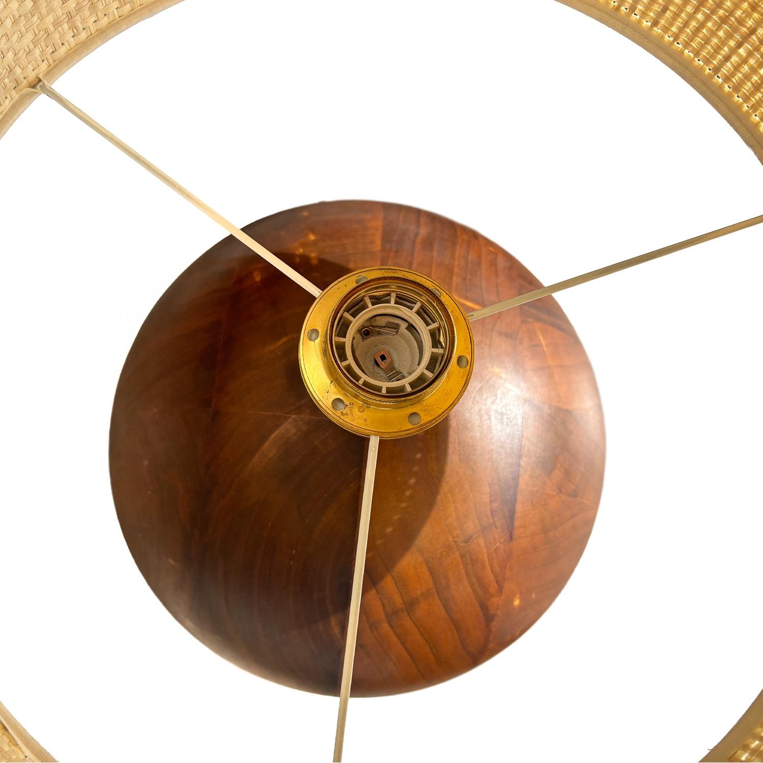 20e siècle Paire de lampes de table italiennes en noyer de style moderne du milieu du siècle dernier en vente 3