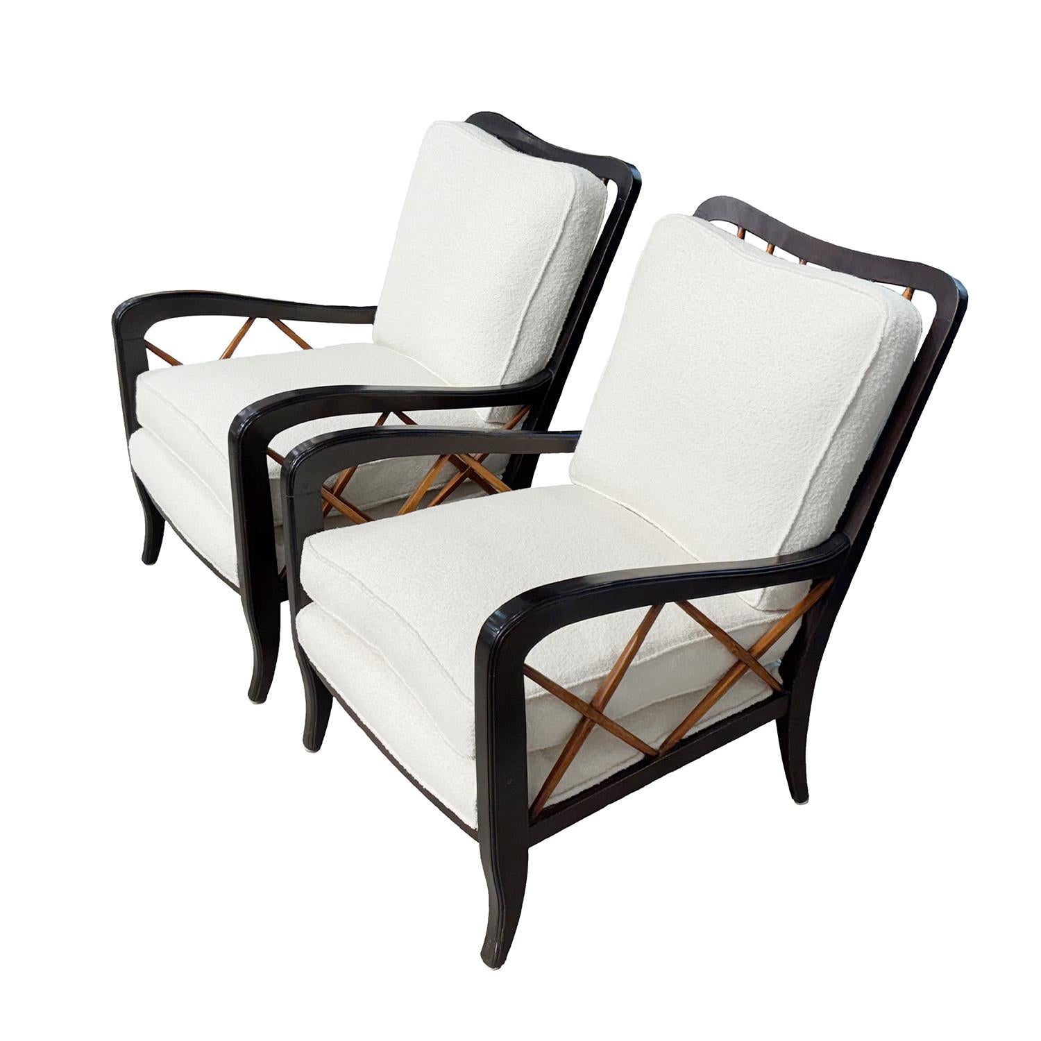 Intagliato a mano 20th Century Italian Pair of Modern Vintage Walnut Lounge Chairs by Paolo Buffa in vendita