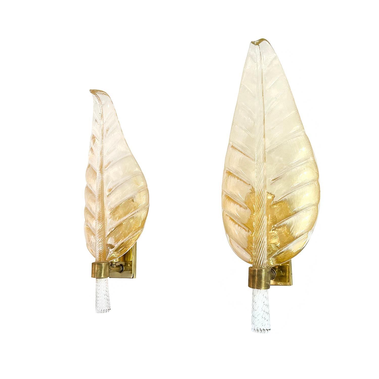 Mid-Century Modern 20th Century Italian Pair of Murano Glass Oro Sommerso, Brass Leaf Wall Sconces