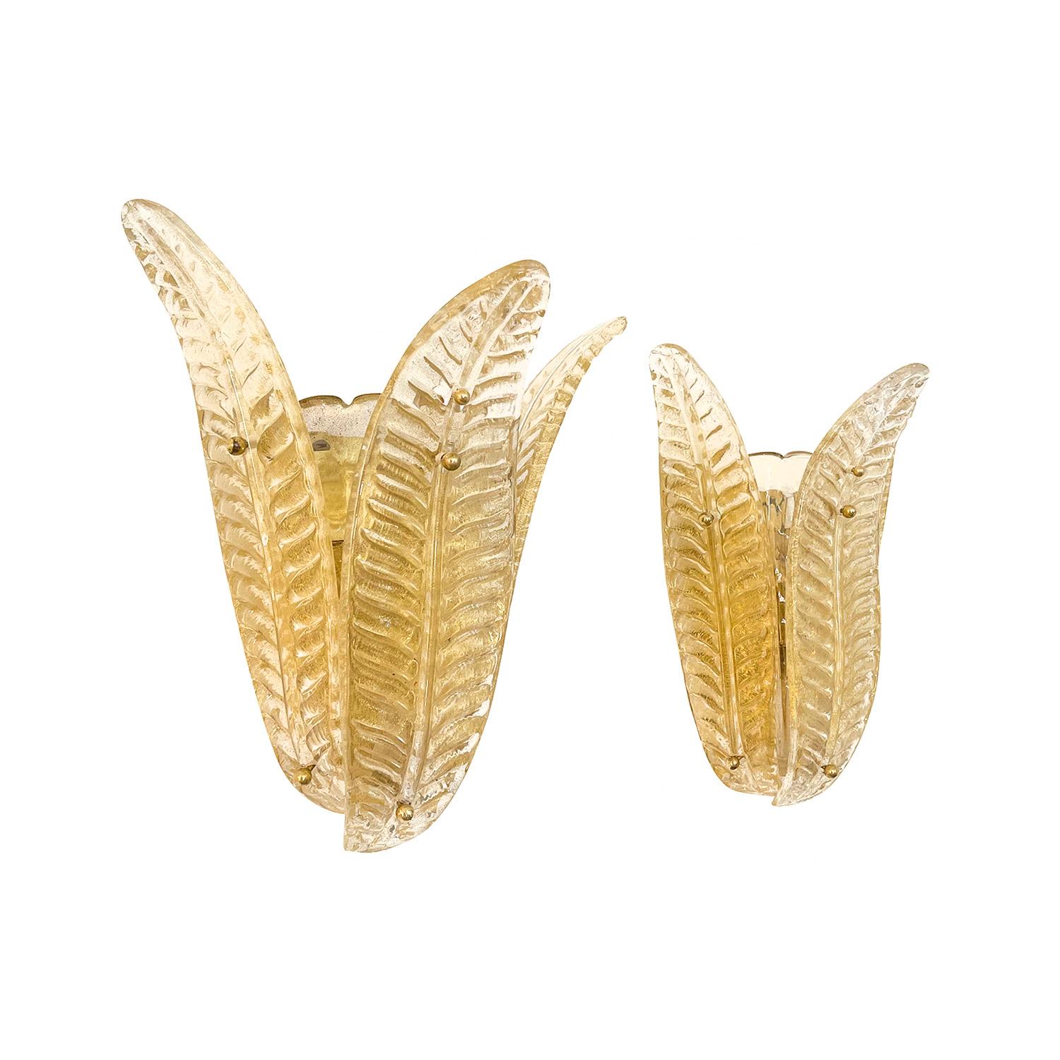 Mid-Century Modern 20th Century Italian Pair of Murano Glass Sommerso, Brass Leaf Wall Appliques For Sale